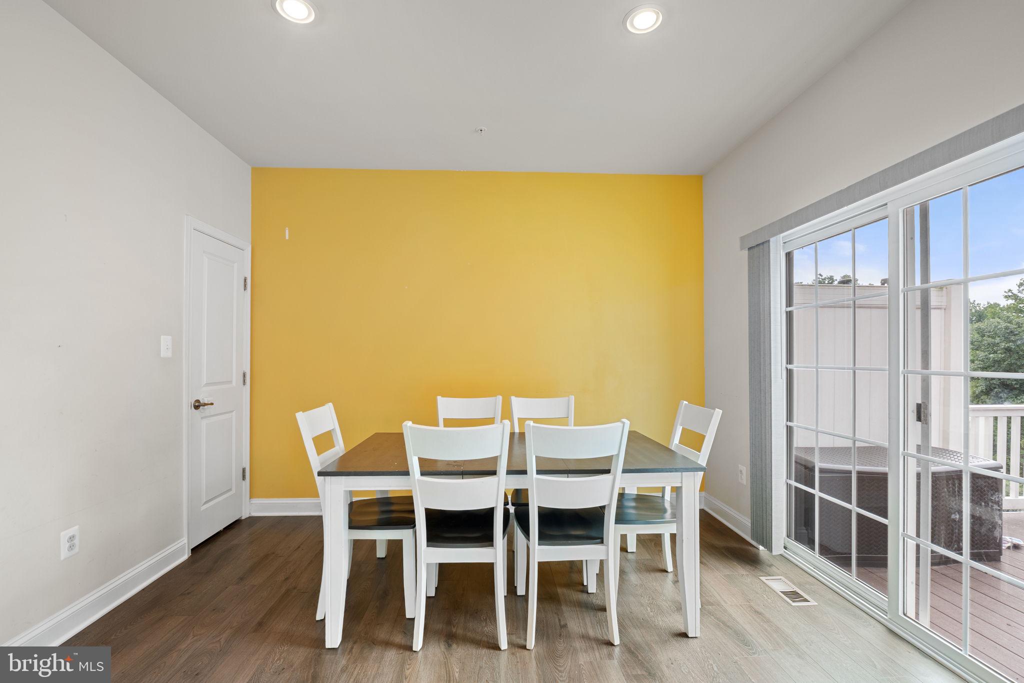 Real estate listing preview #14