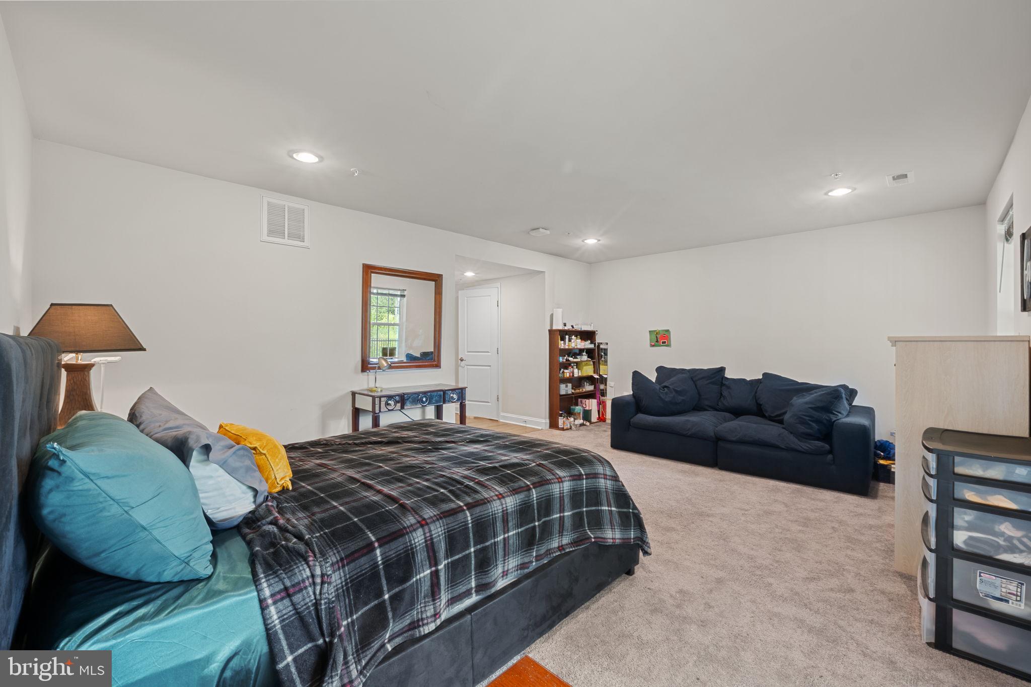 Real estate listing preview #6