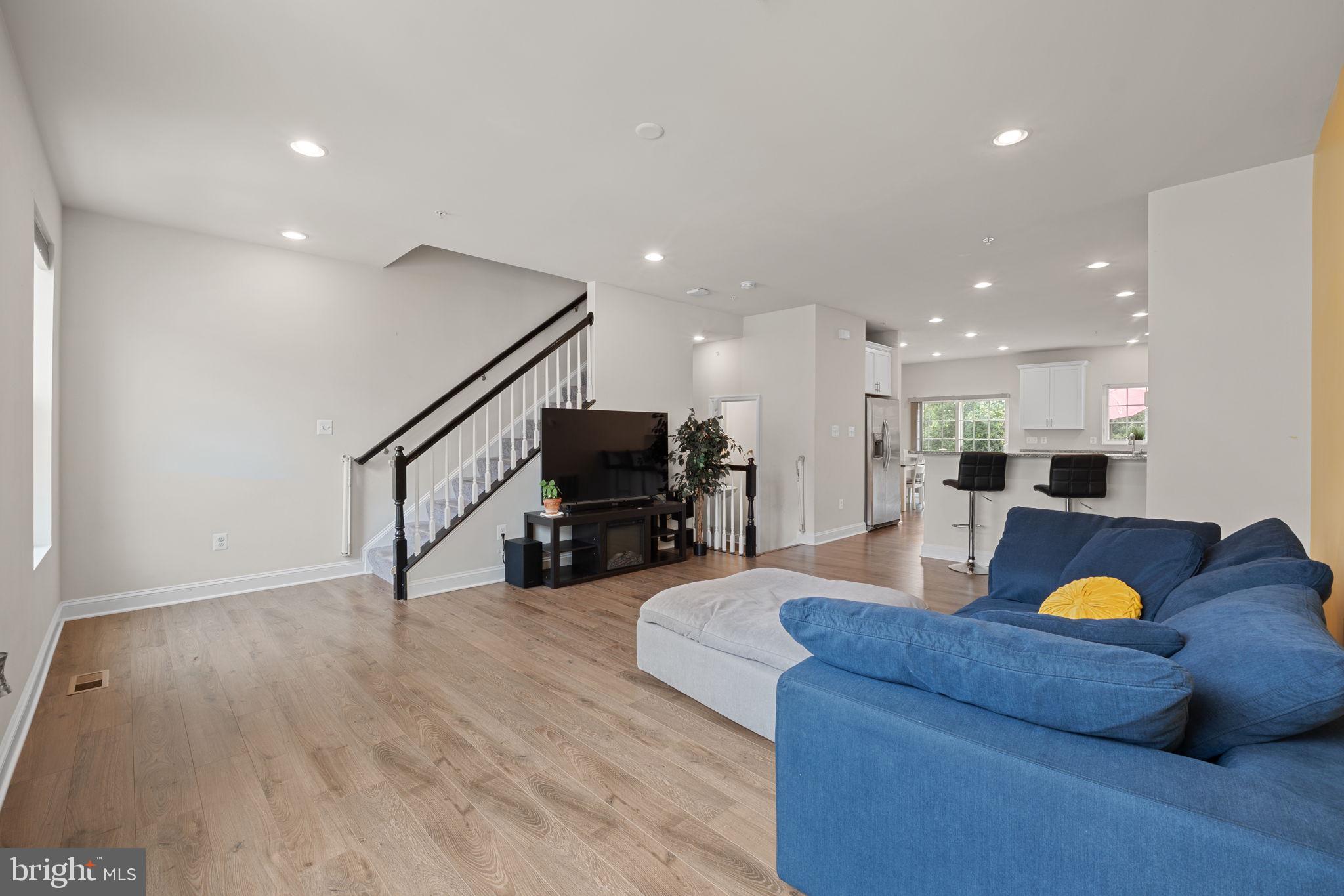 Real estate listing preview #18