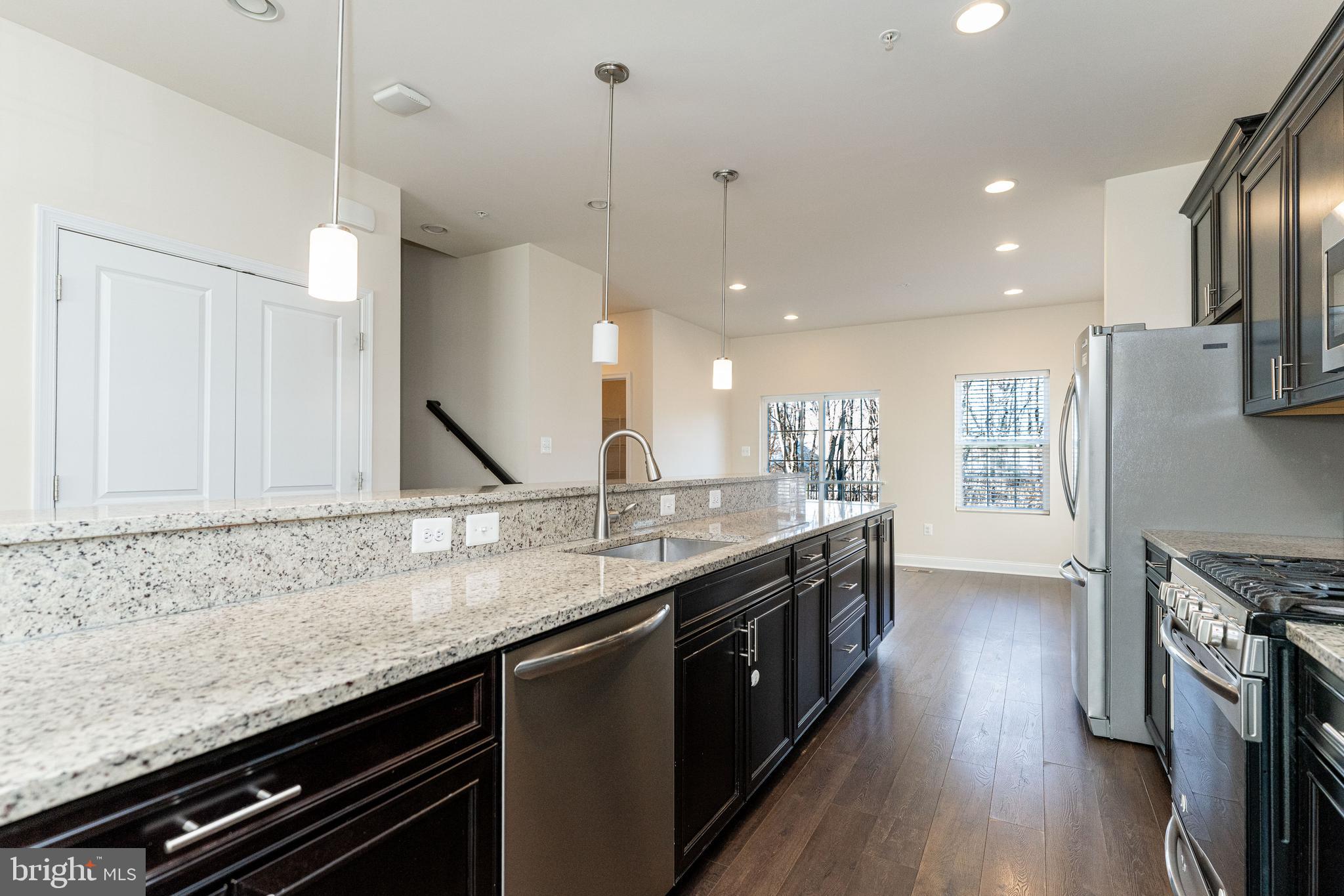 Real estate listing preview #6