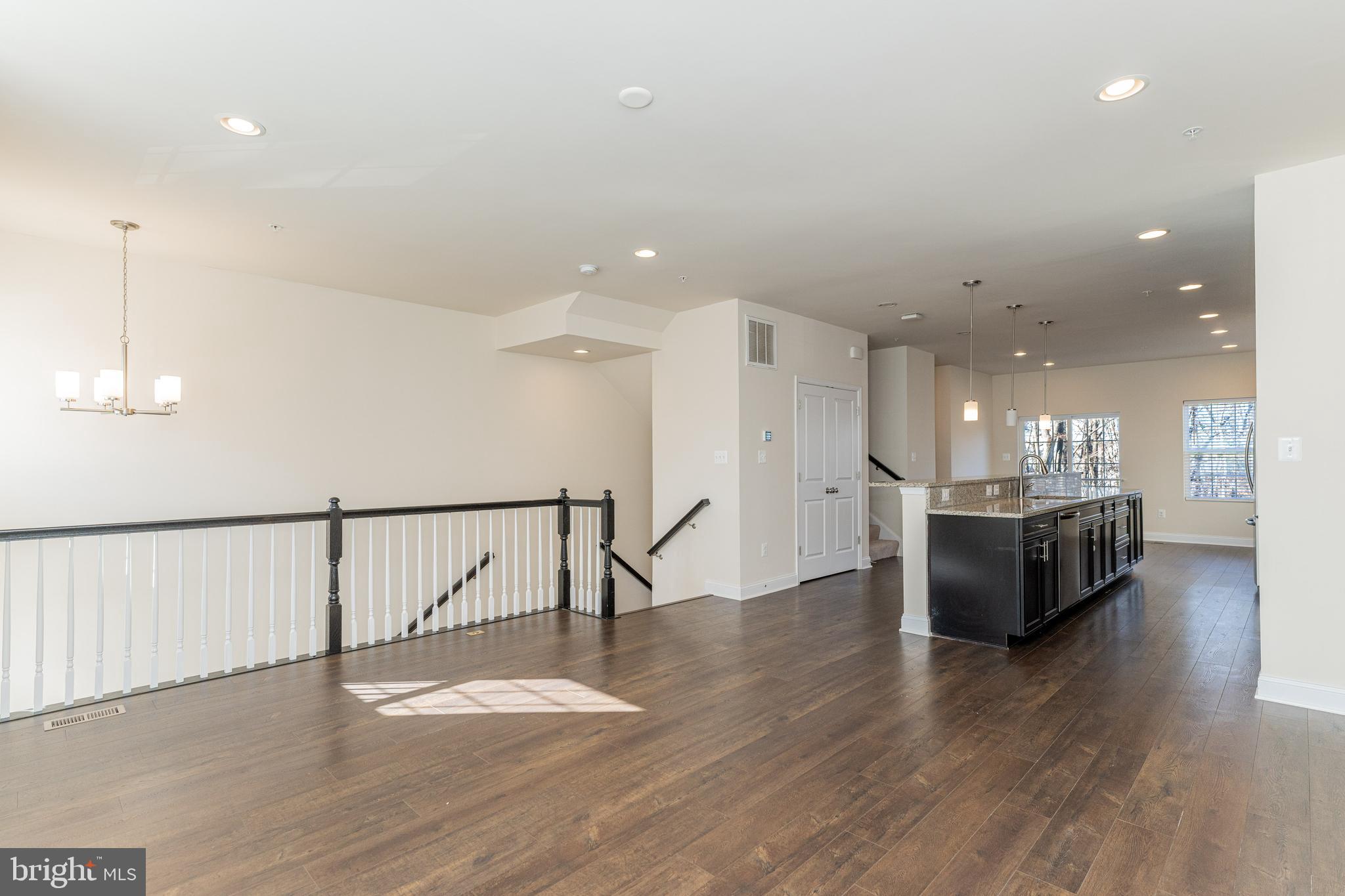 Real estate listing preview #4