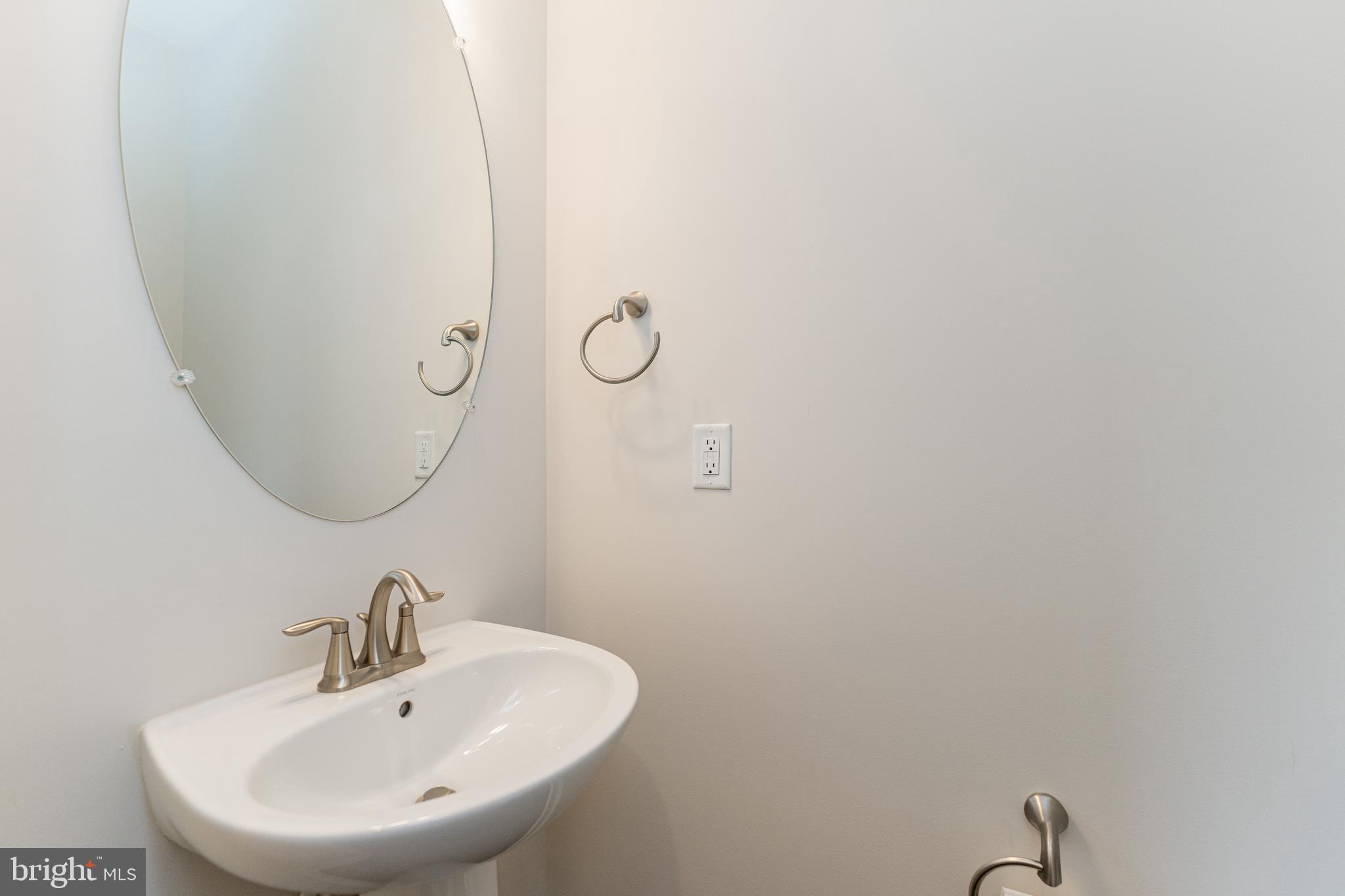 Real estate listing preview #8