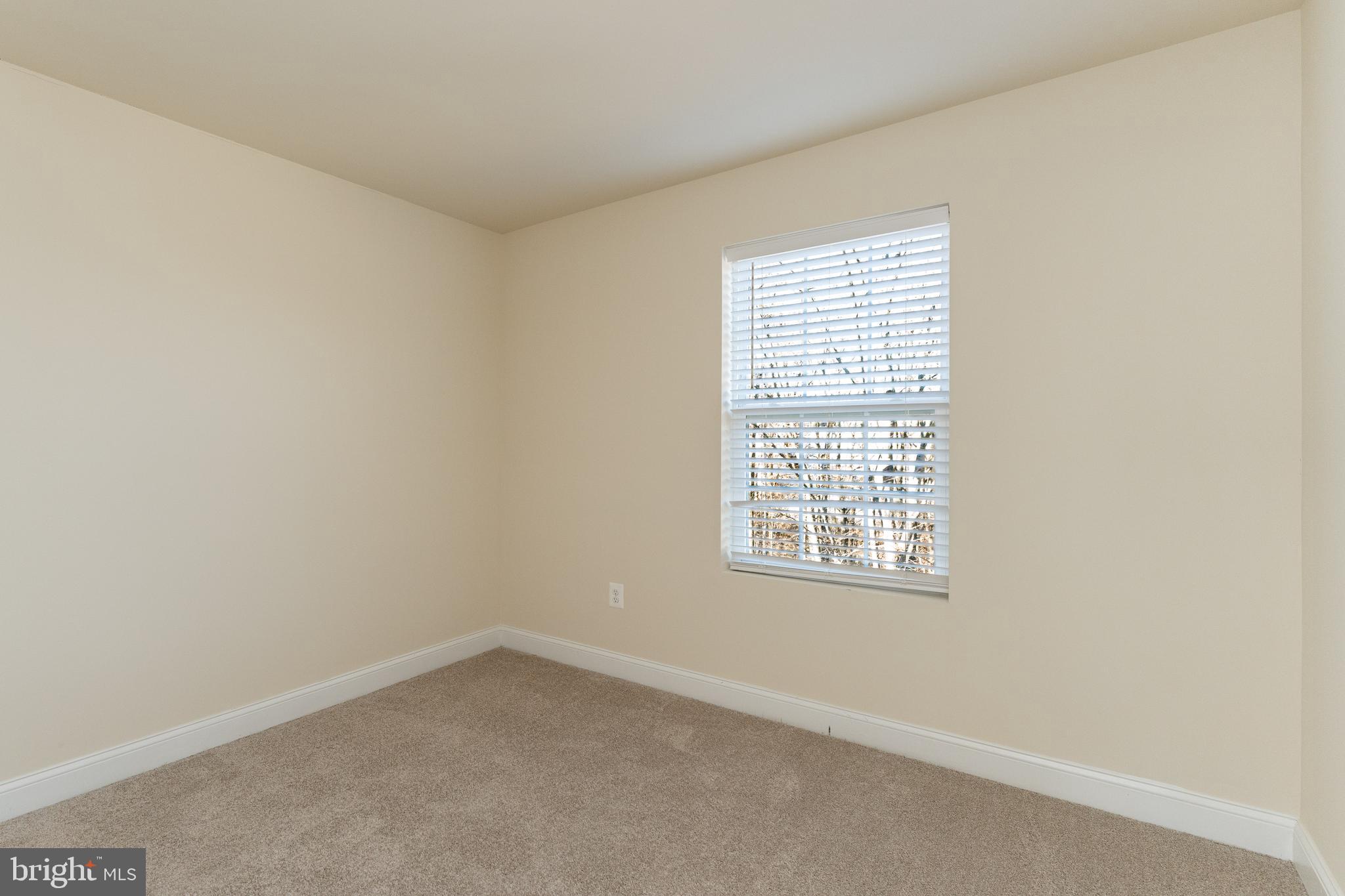 Real estate listing preview #9