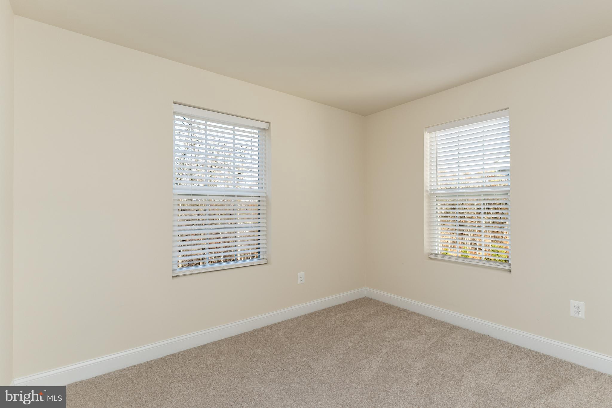 Real estate listing preview #10