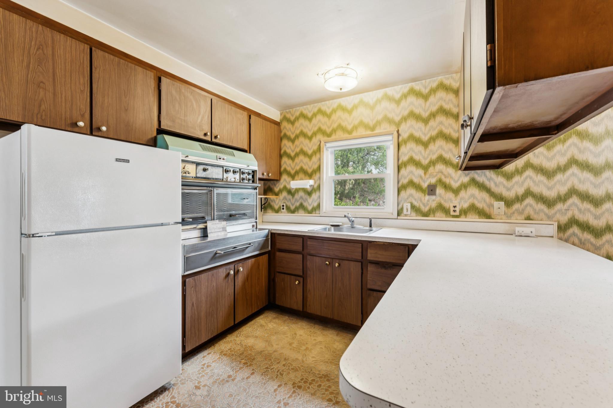 Real estate listing preview #8