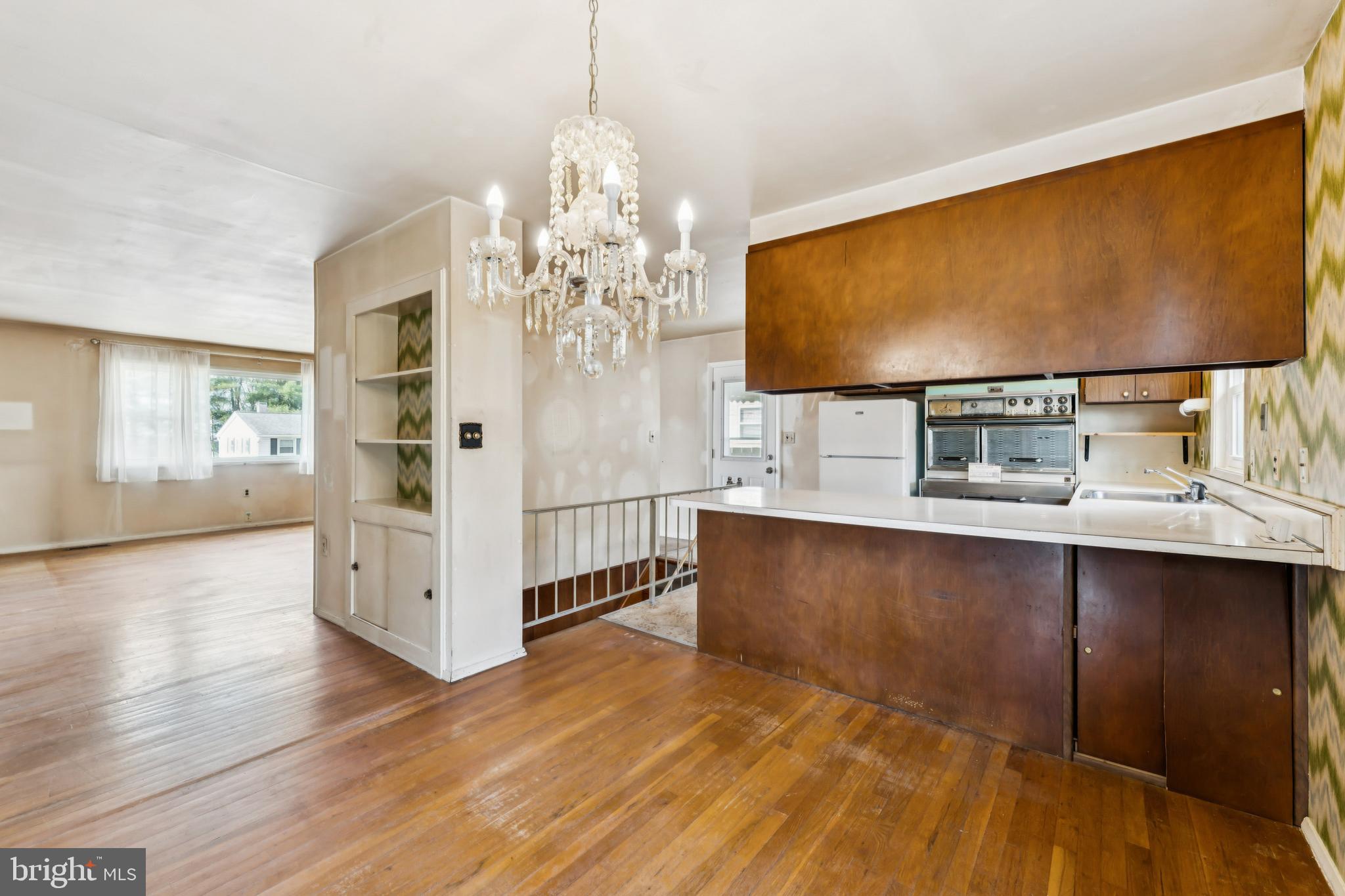 Real estate listing preview #12