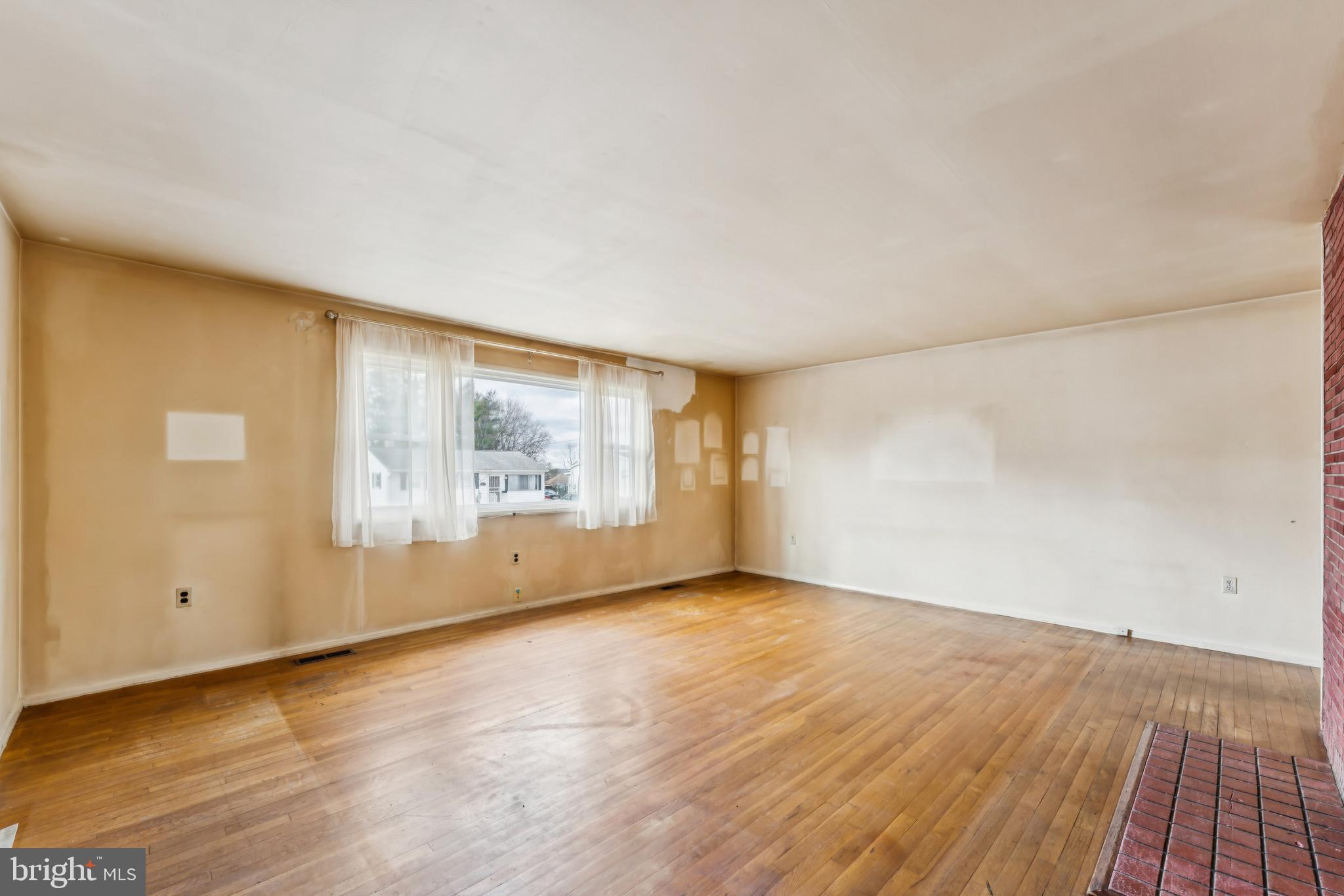 Real estate listing preview #15