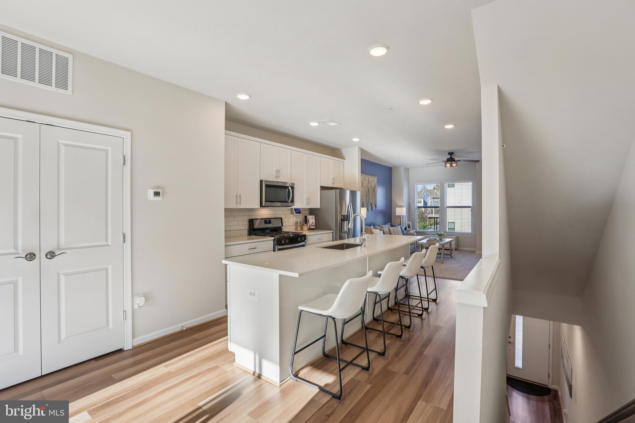 Real estate listing preview #8