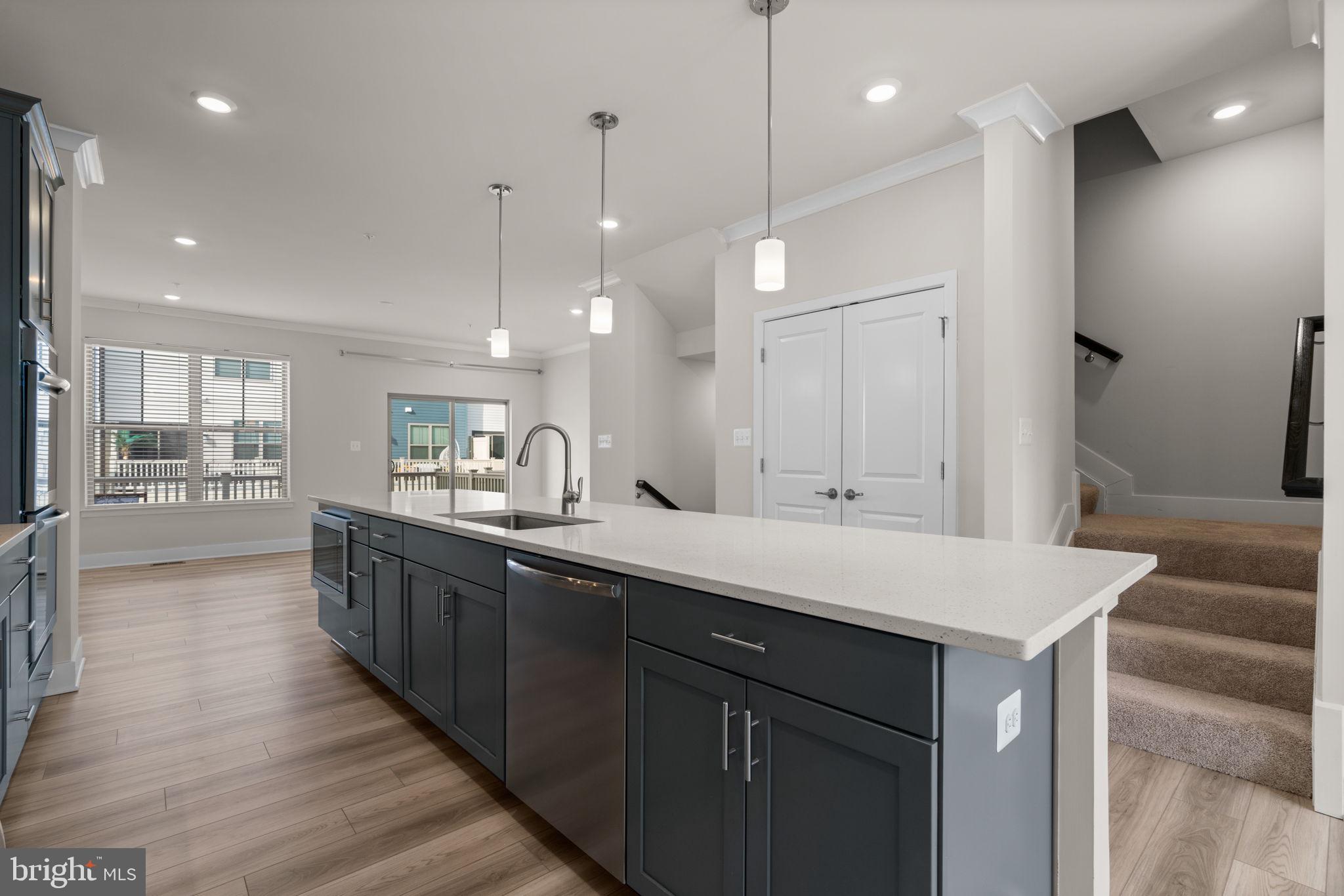 Real estate listing preview #8