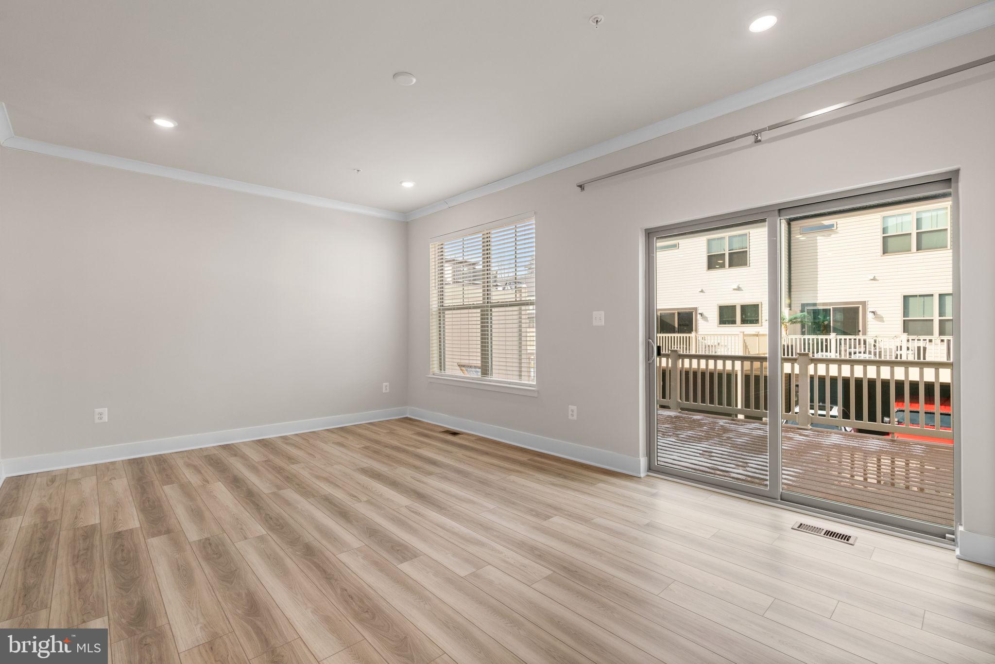 Real estate listing preview #12