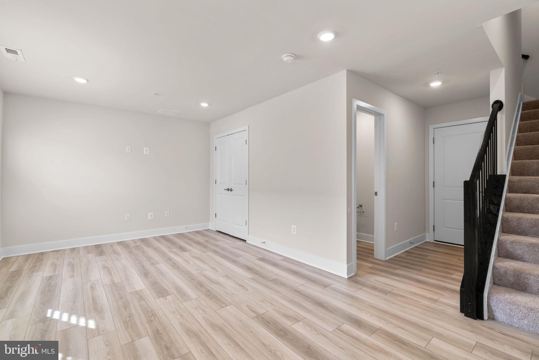 Real estate listing preview #3