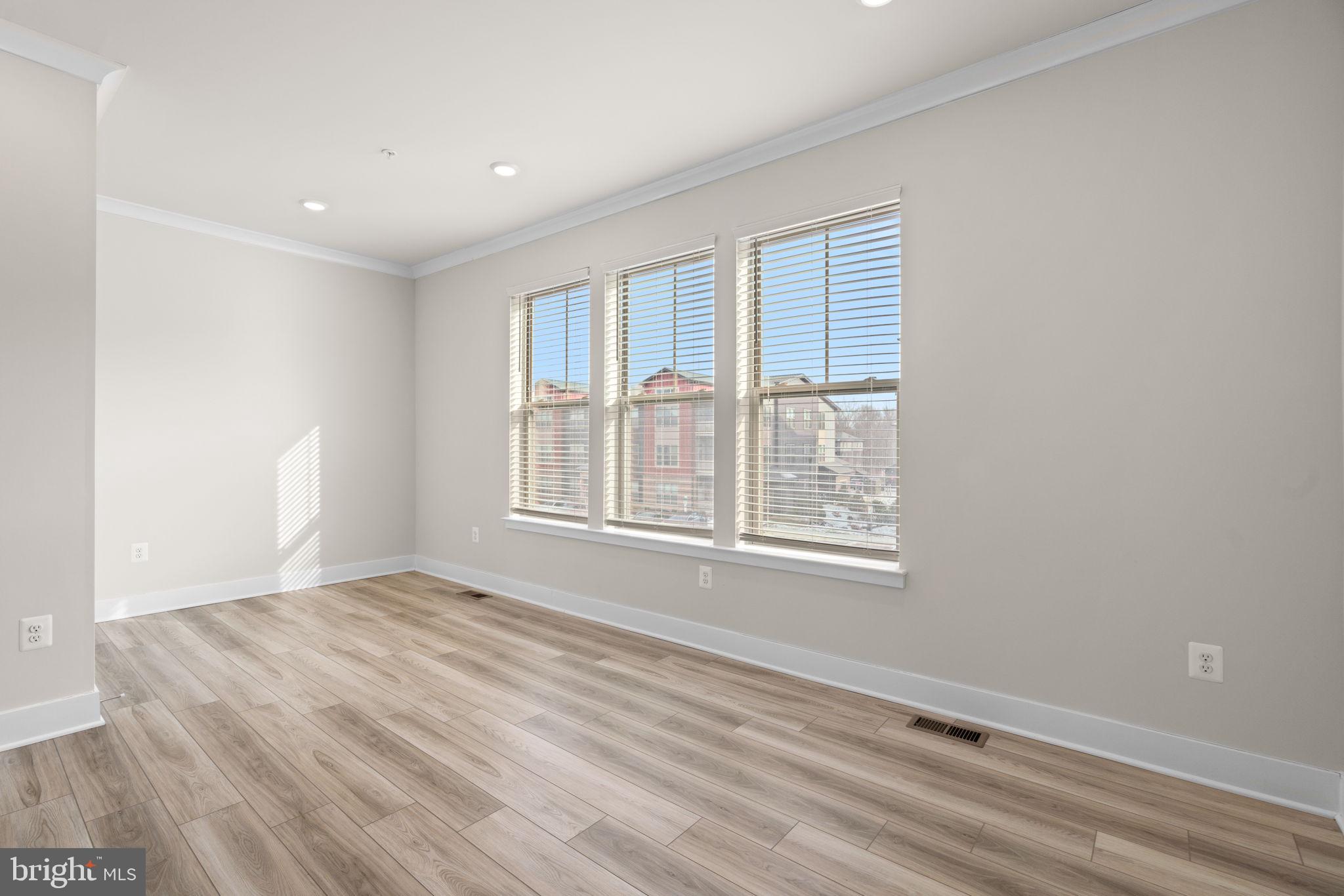 Real estate listing preview #15