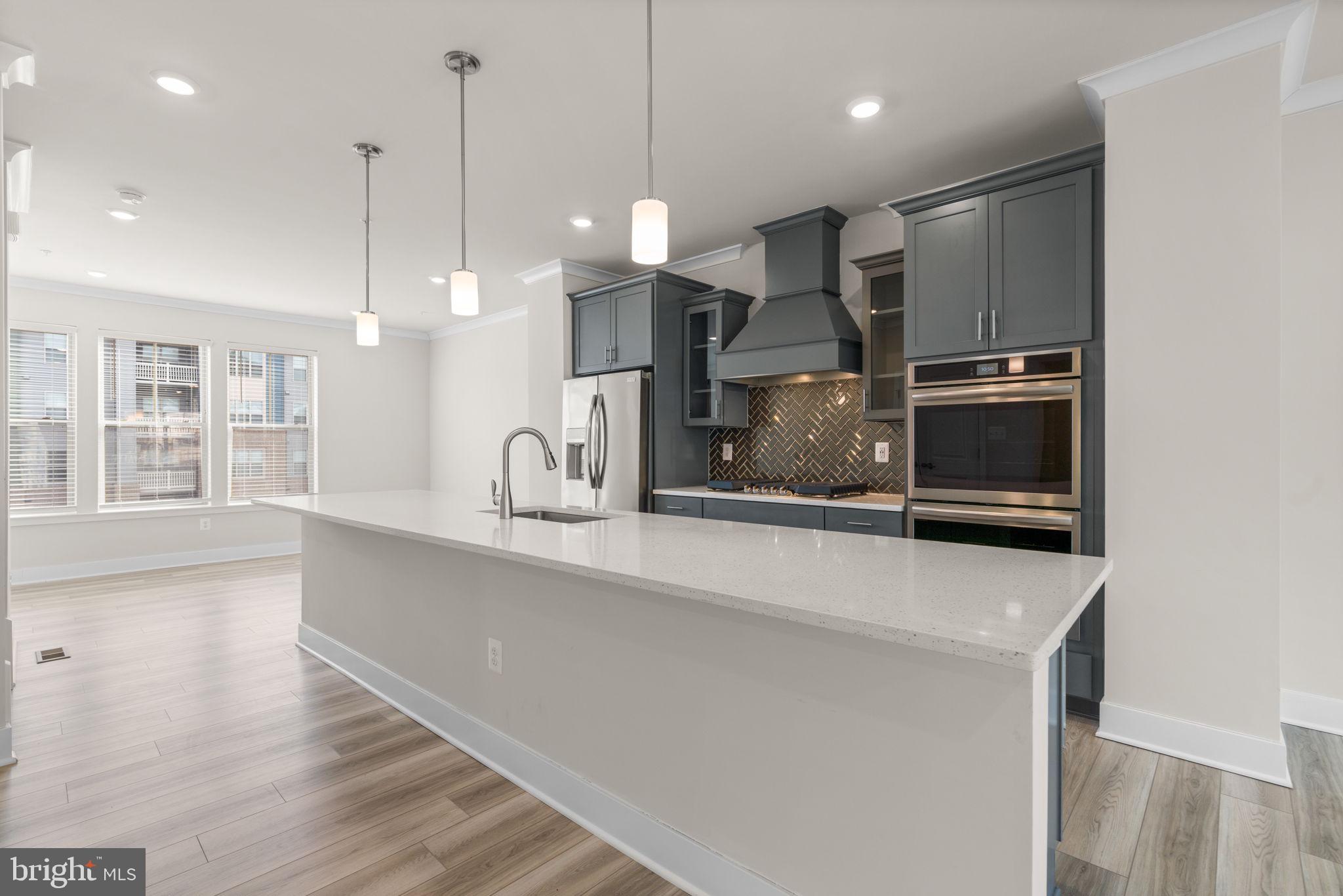 Real estate listing preview #10