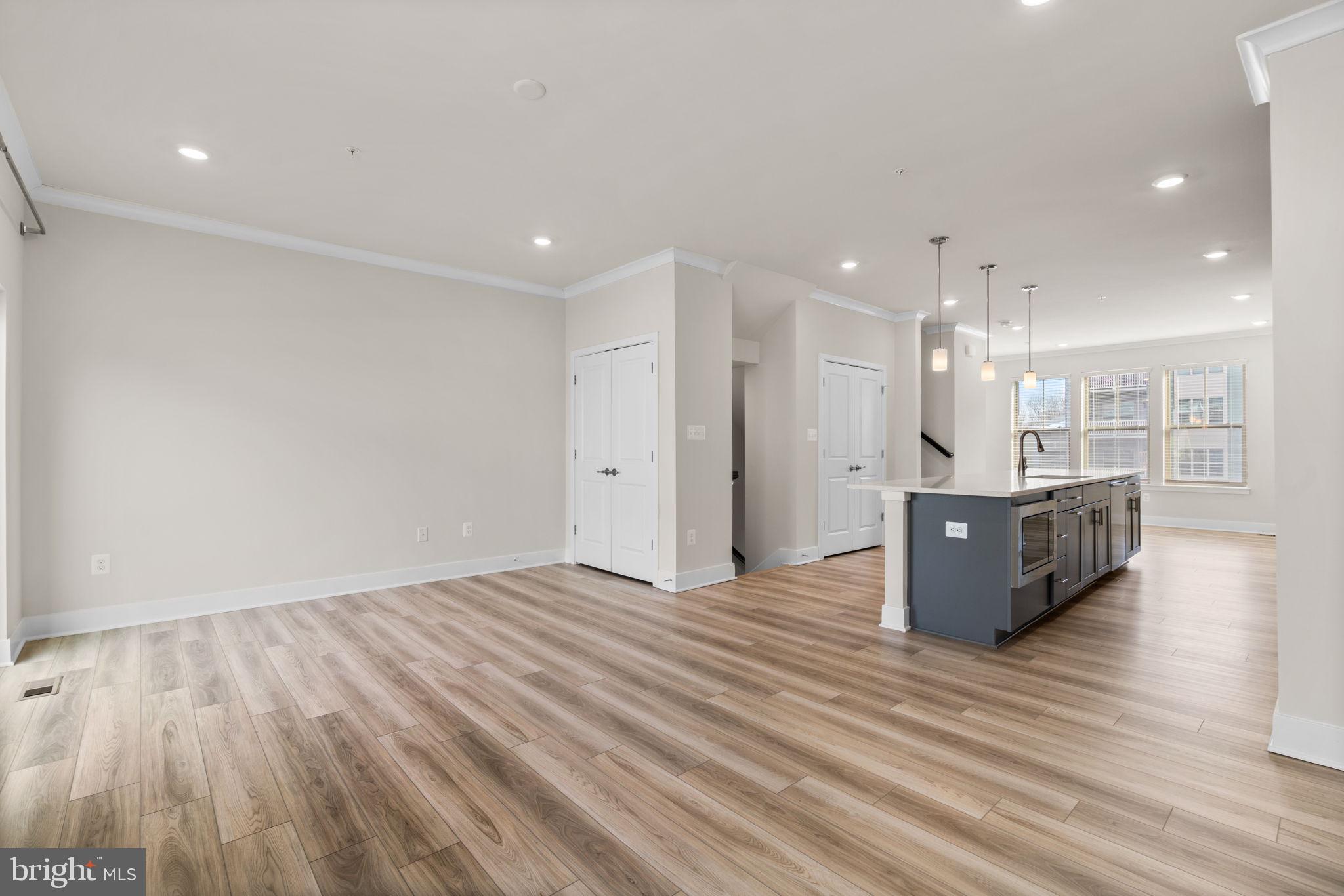 Real estate listing preview #11