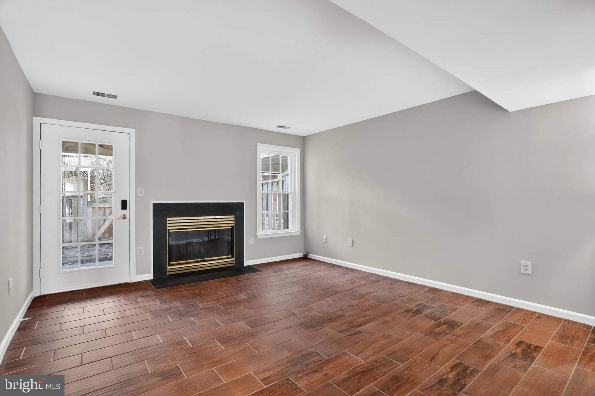 Real estate listing preview #7