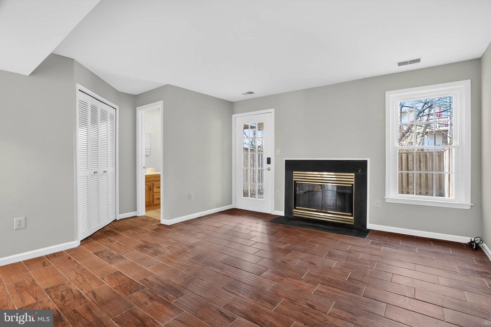 Real estate listing preview #8