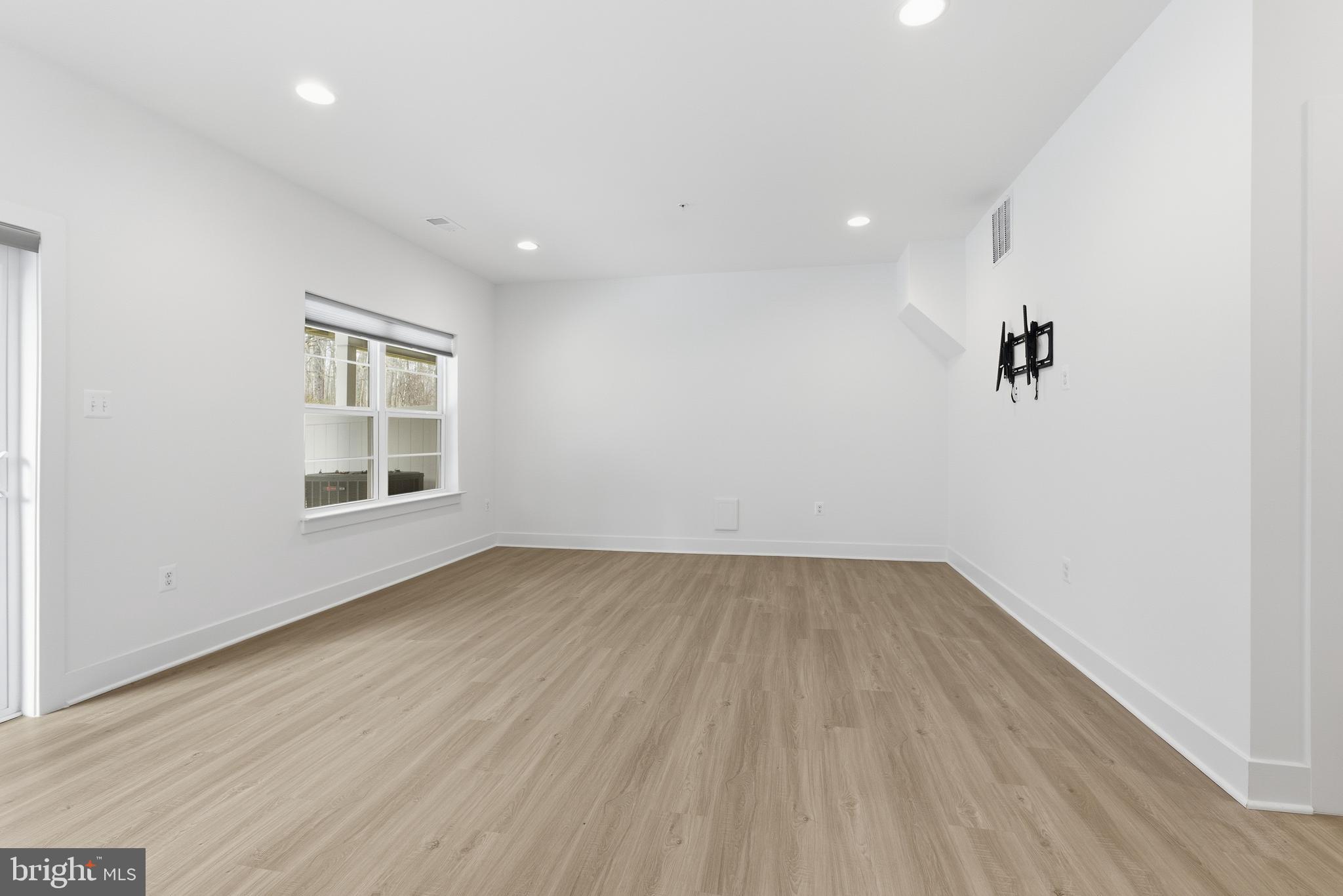 Real estate listing preview #3