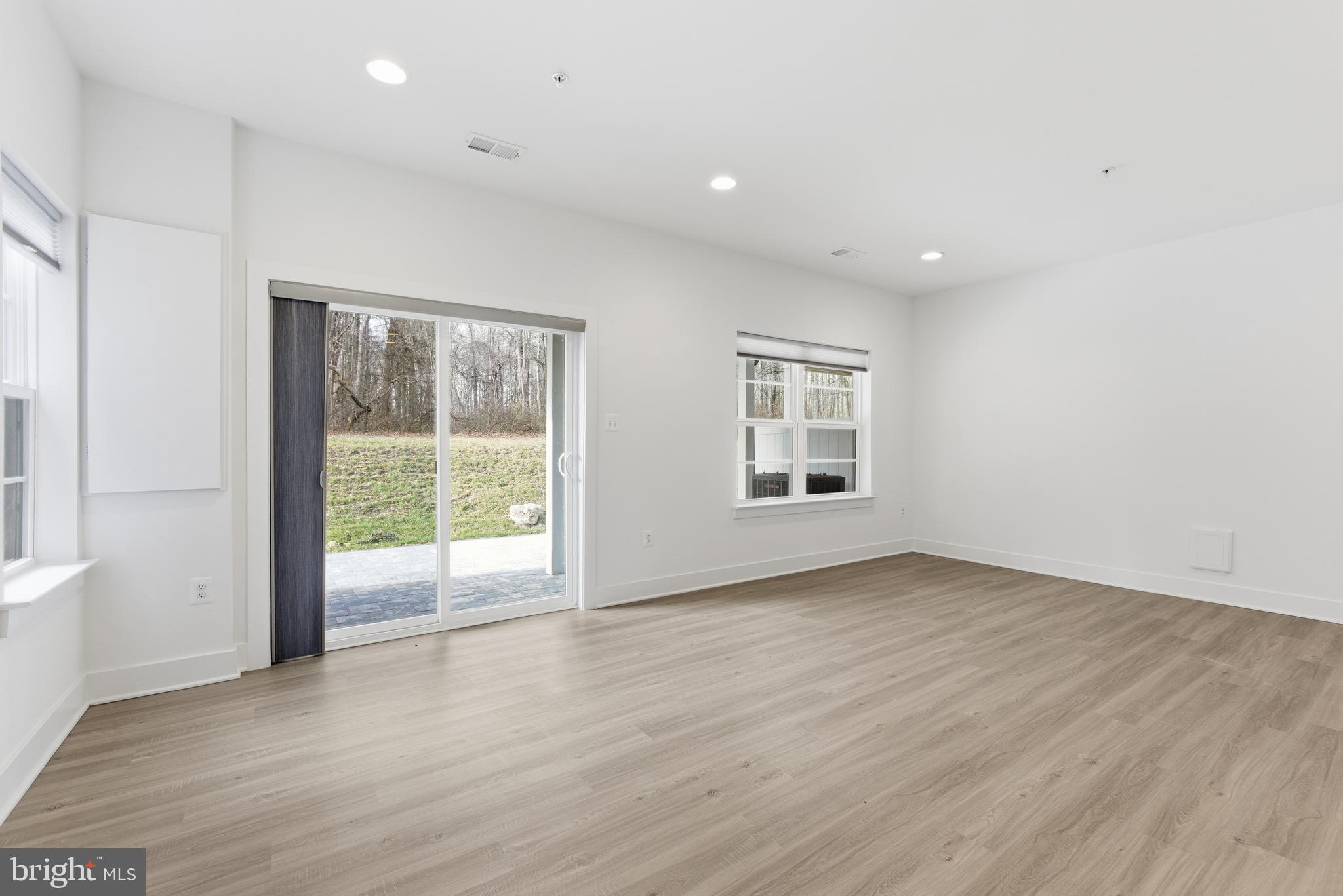 Real estate listing preview #6