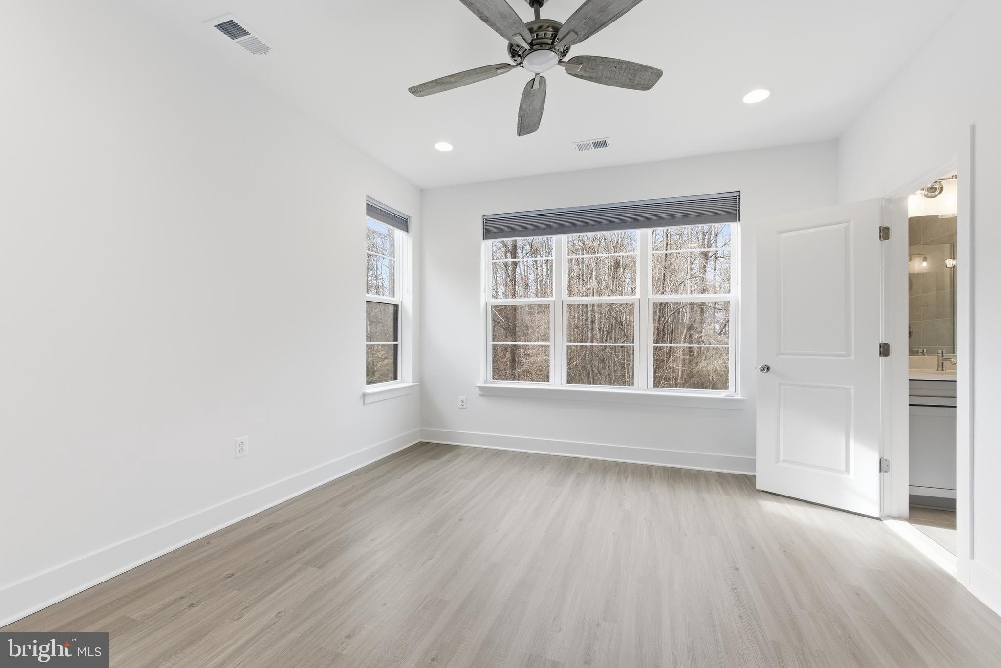 Real estate listing preview #4