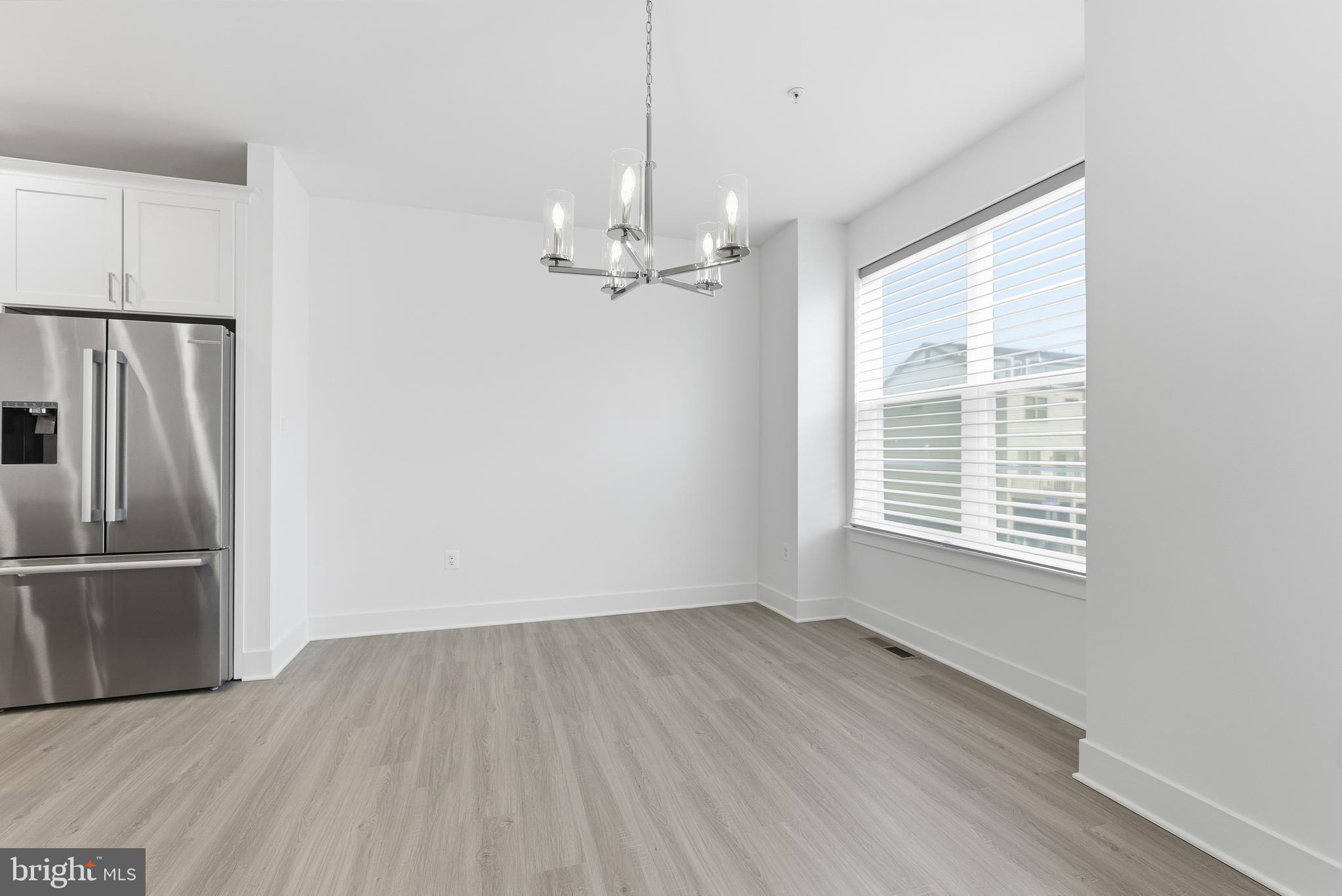 Real estate listing preview #8