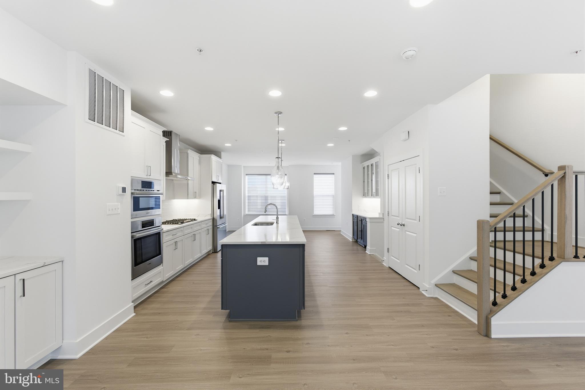 Real estate listing preview #11