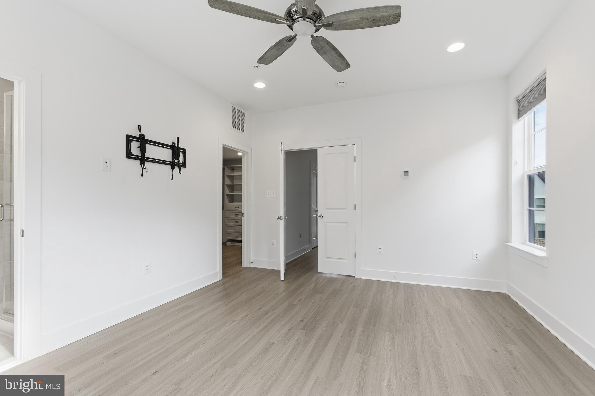 Real estate listing preview #9