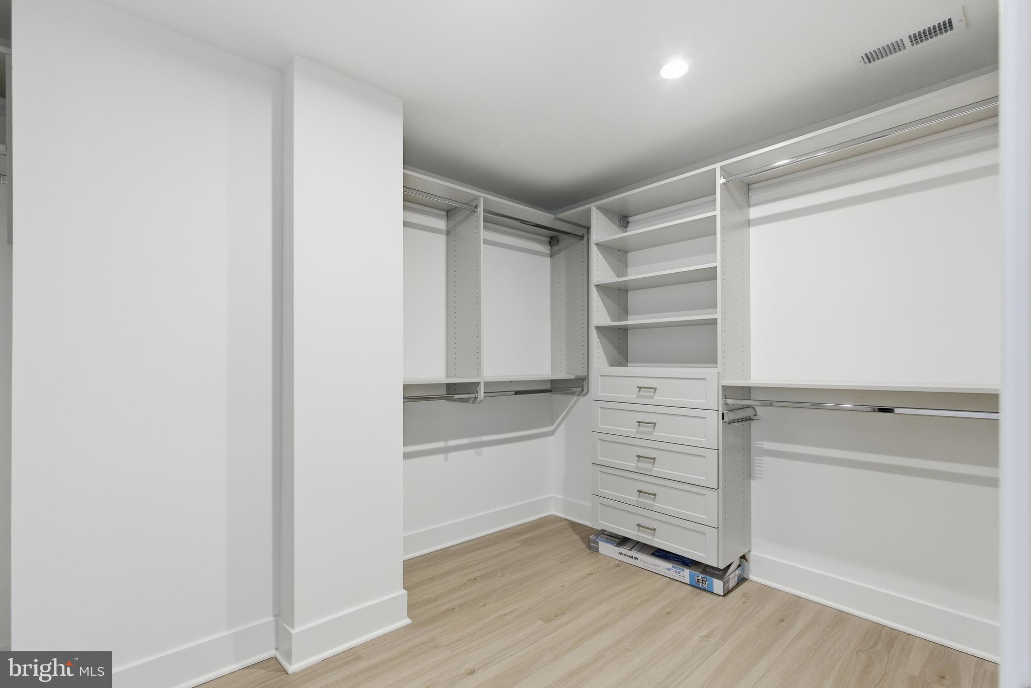 Real estate listing preview #18