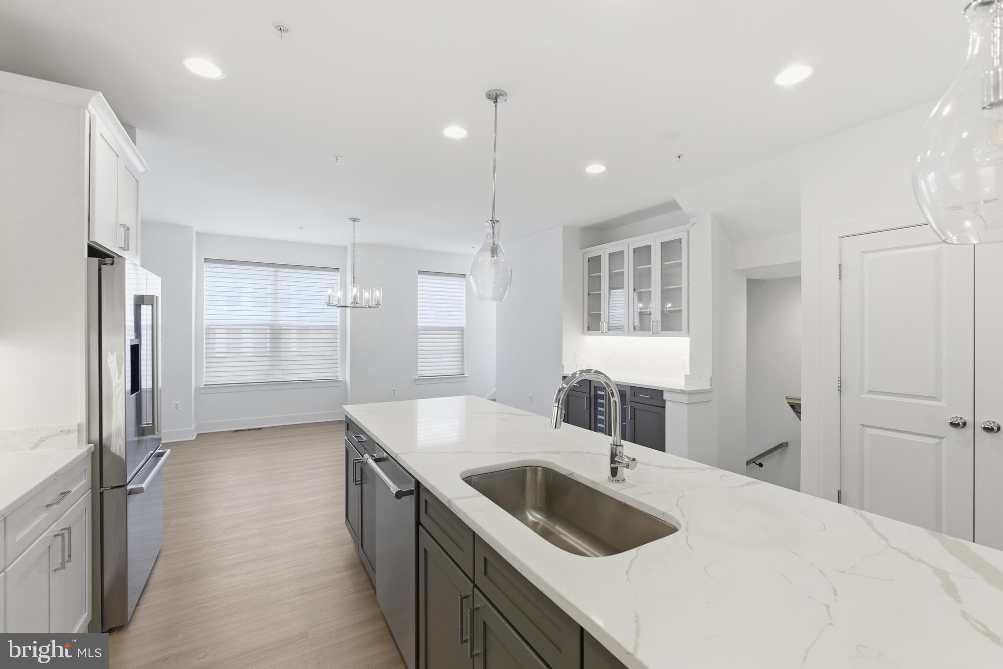 Real estate listing preview #12