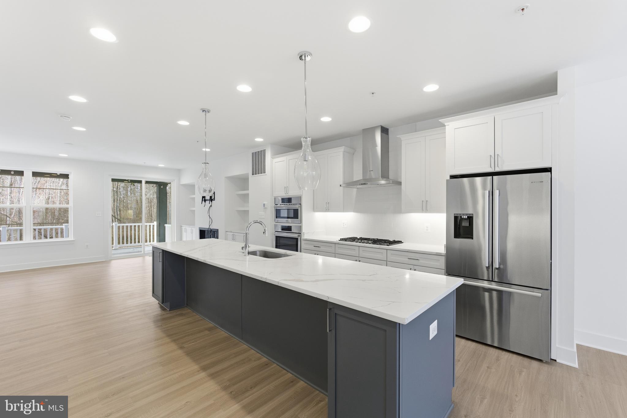 Real estate listing preview #14