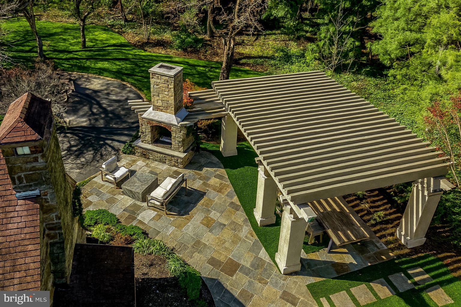 Real estate listing preview #3