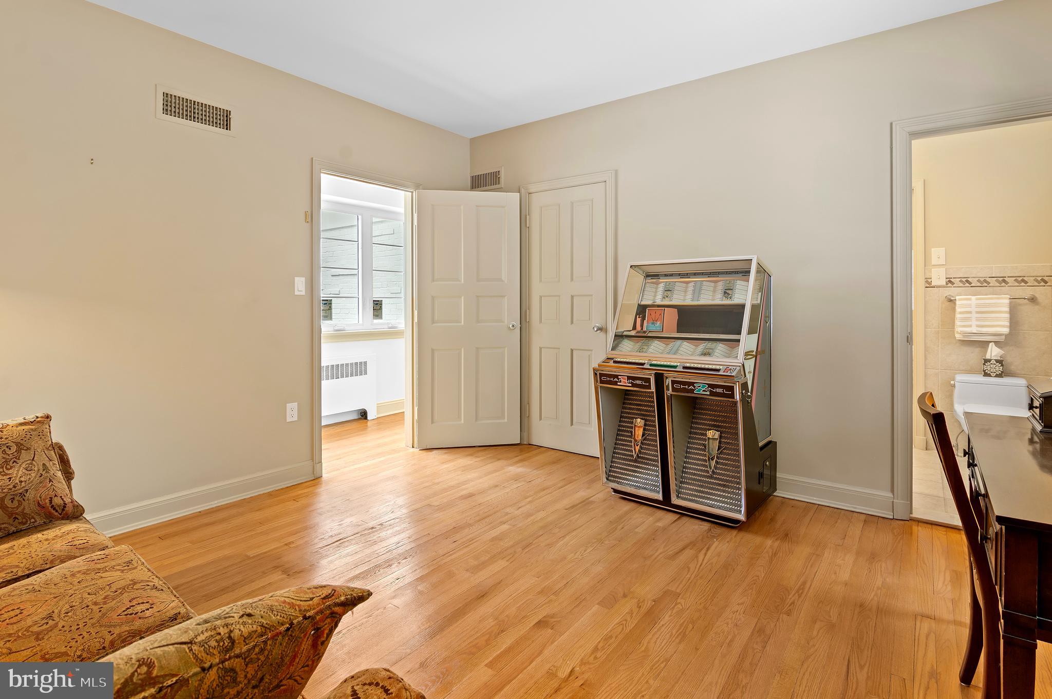 Real estate listing preview #30