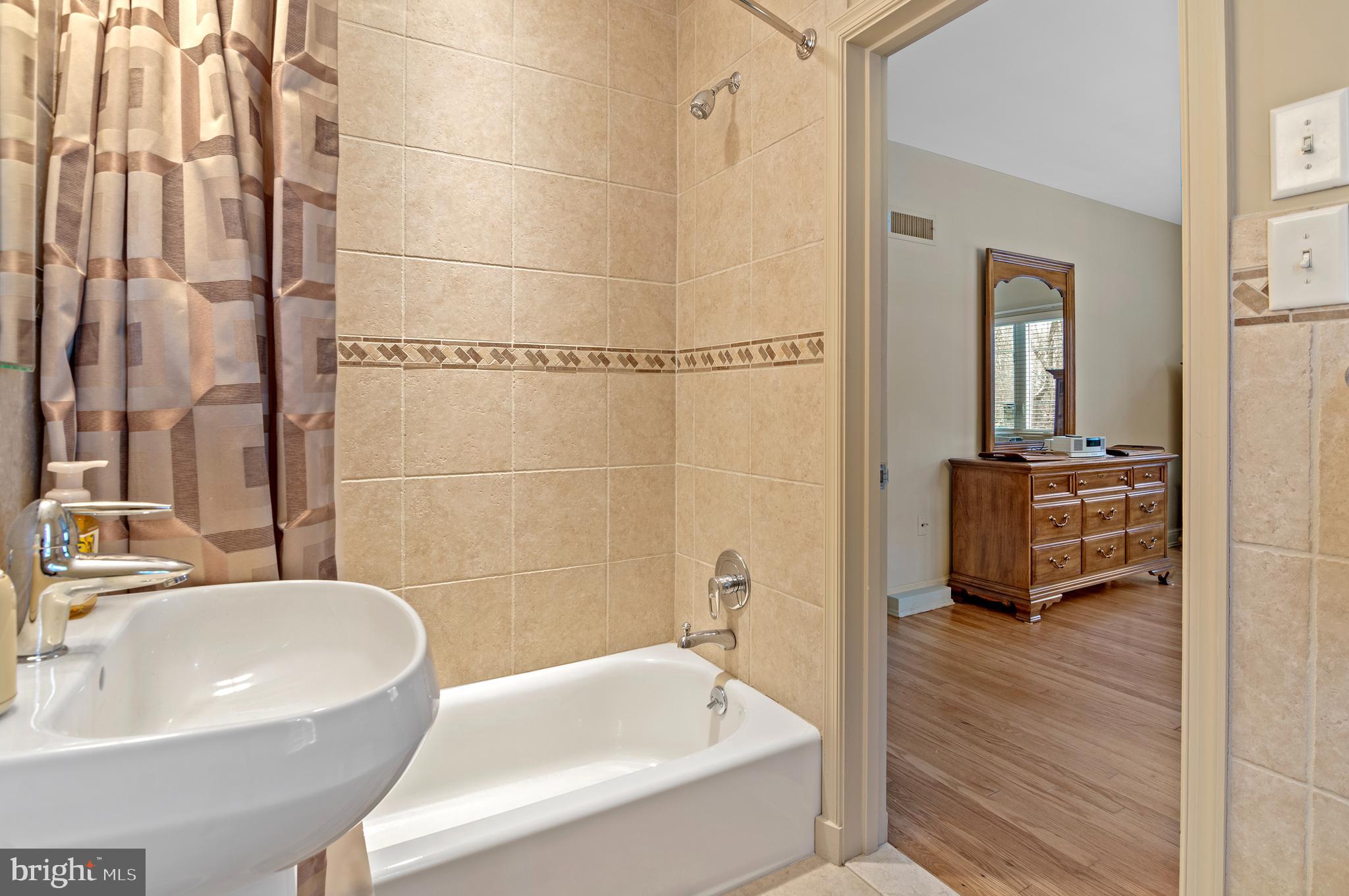 Real estate listing preview #28