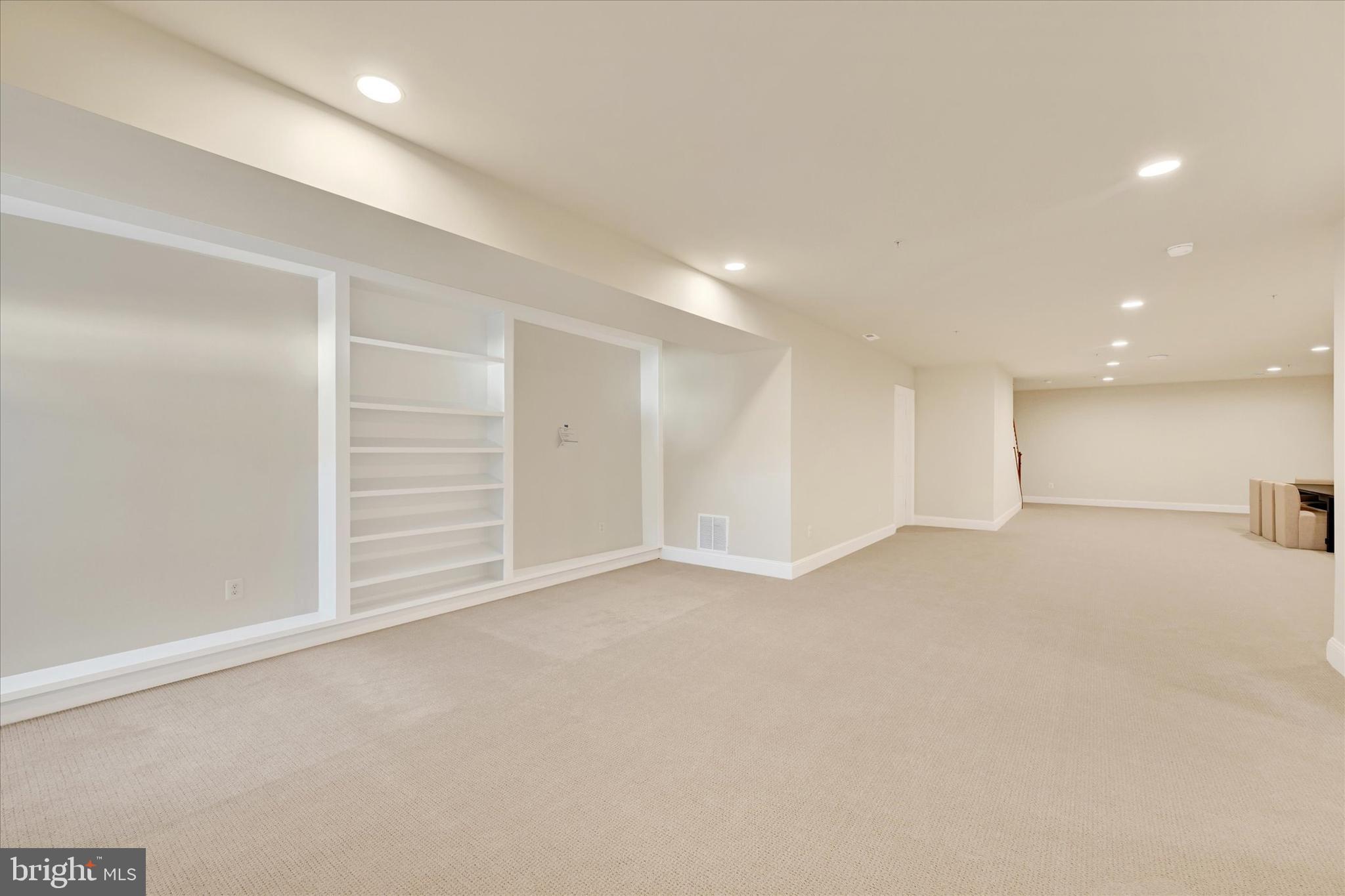 Real estate listing preview #48