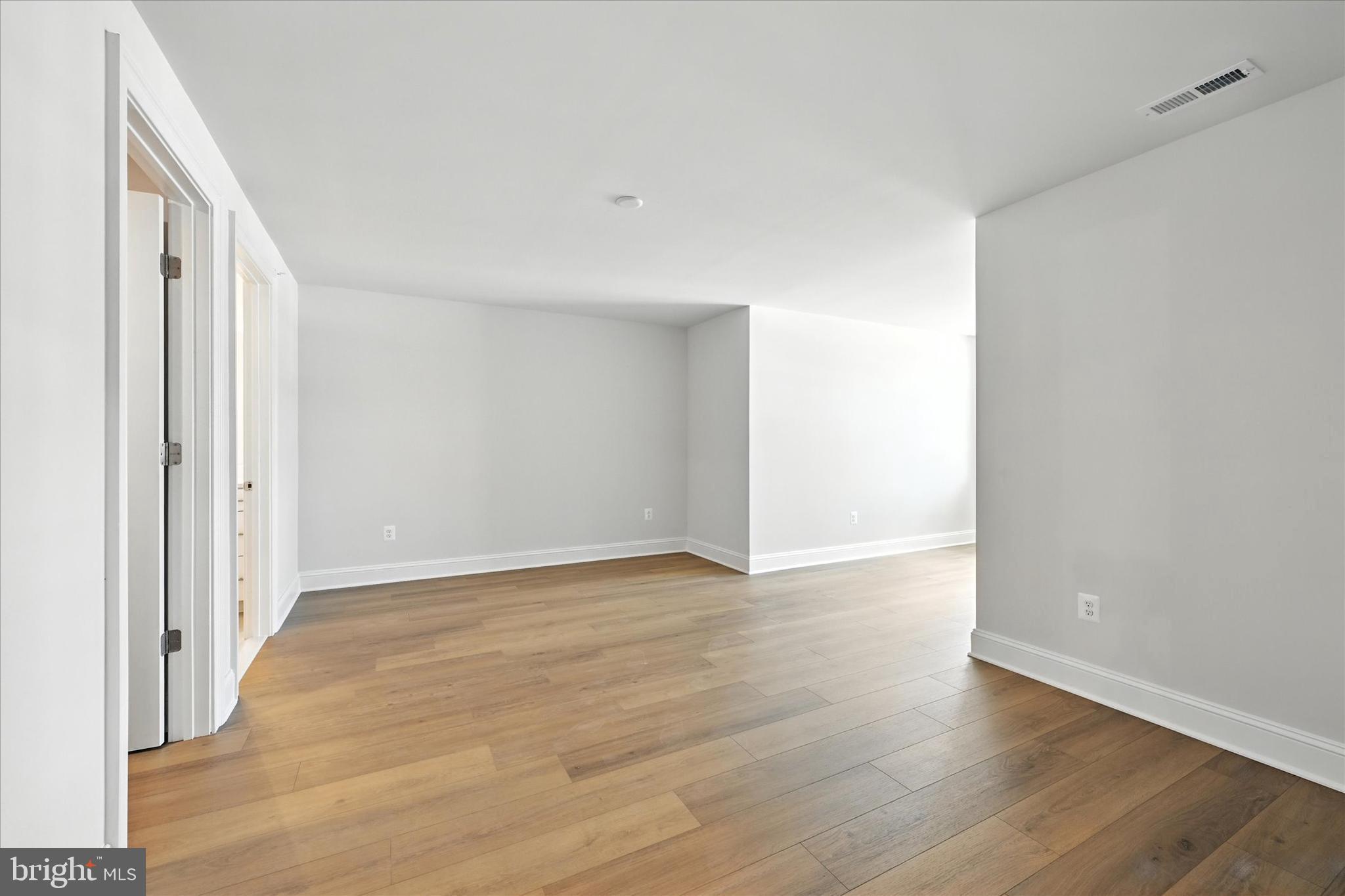 Real estate listing preview #18