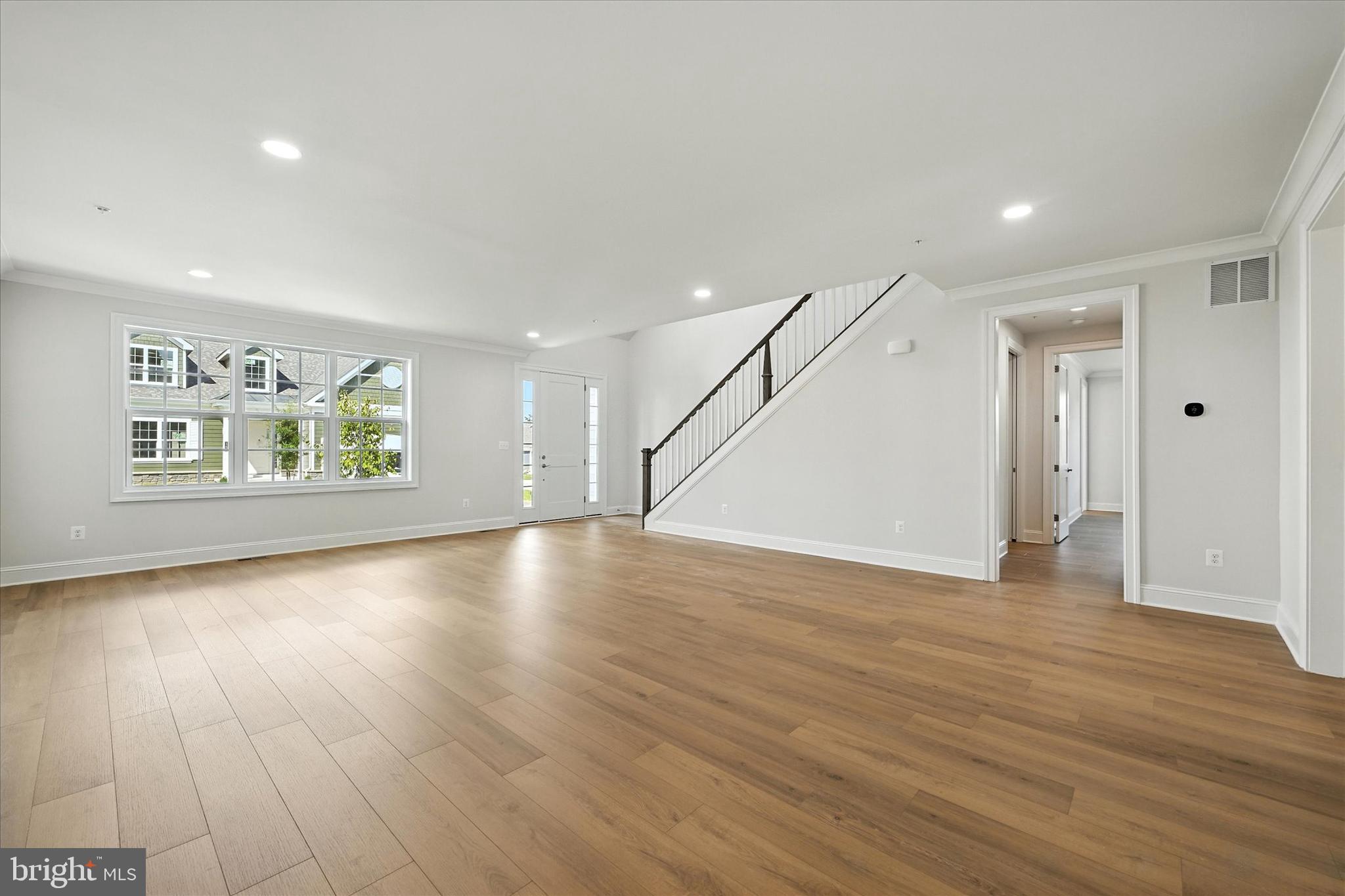 Real estate listing preview #8