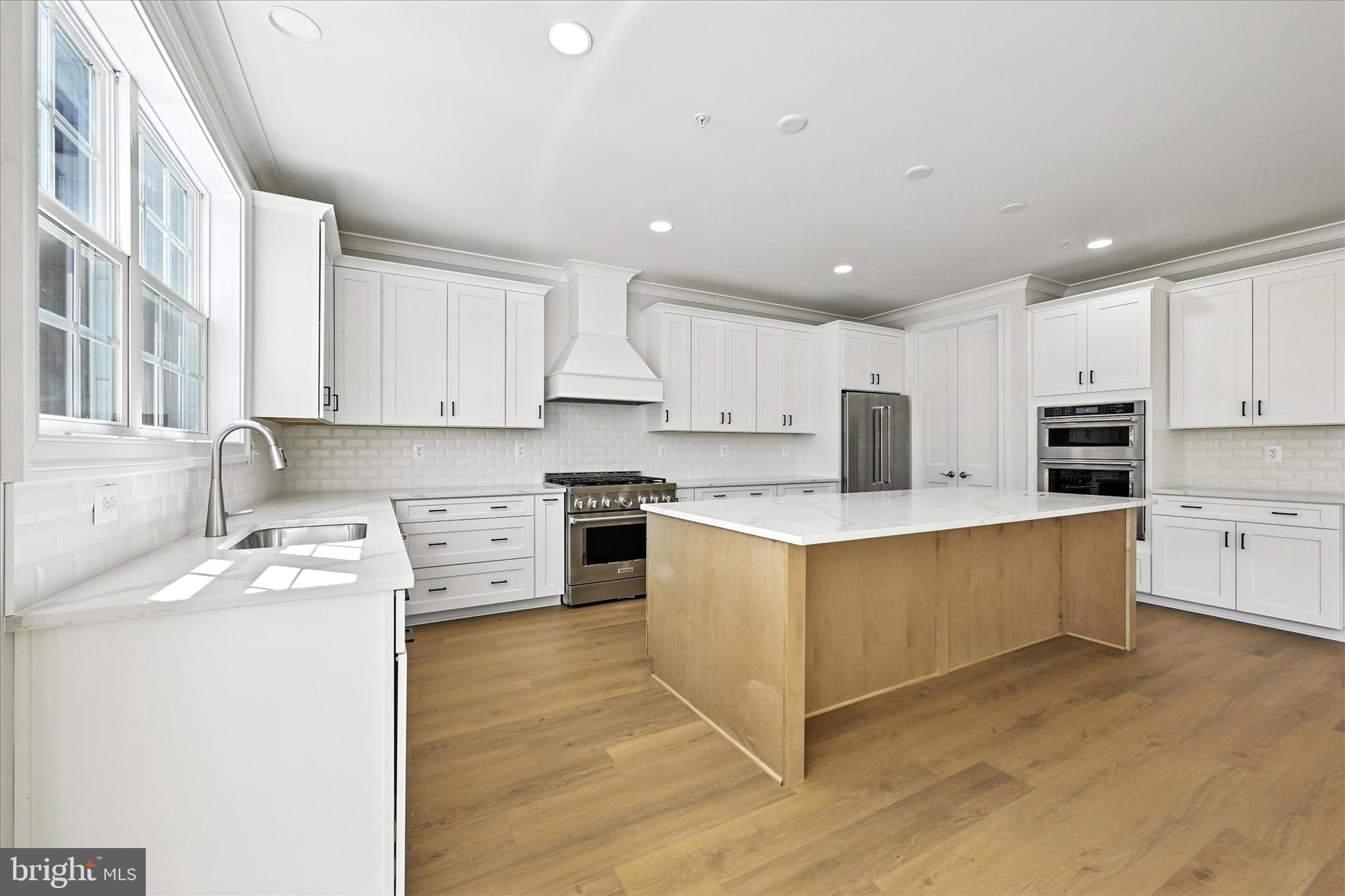 Real estate listing preview #15