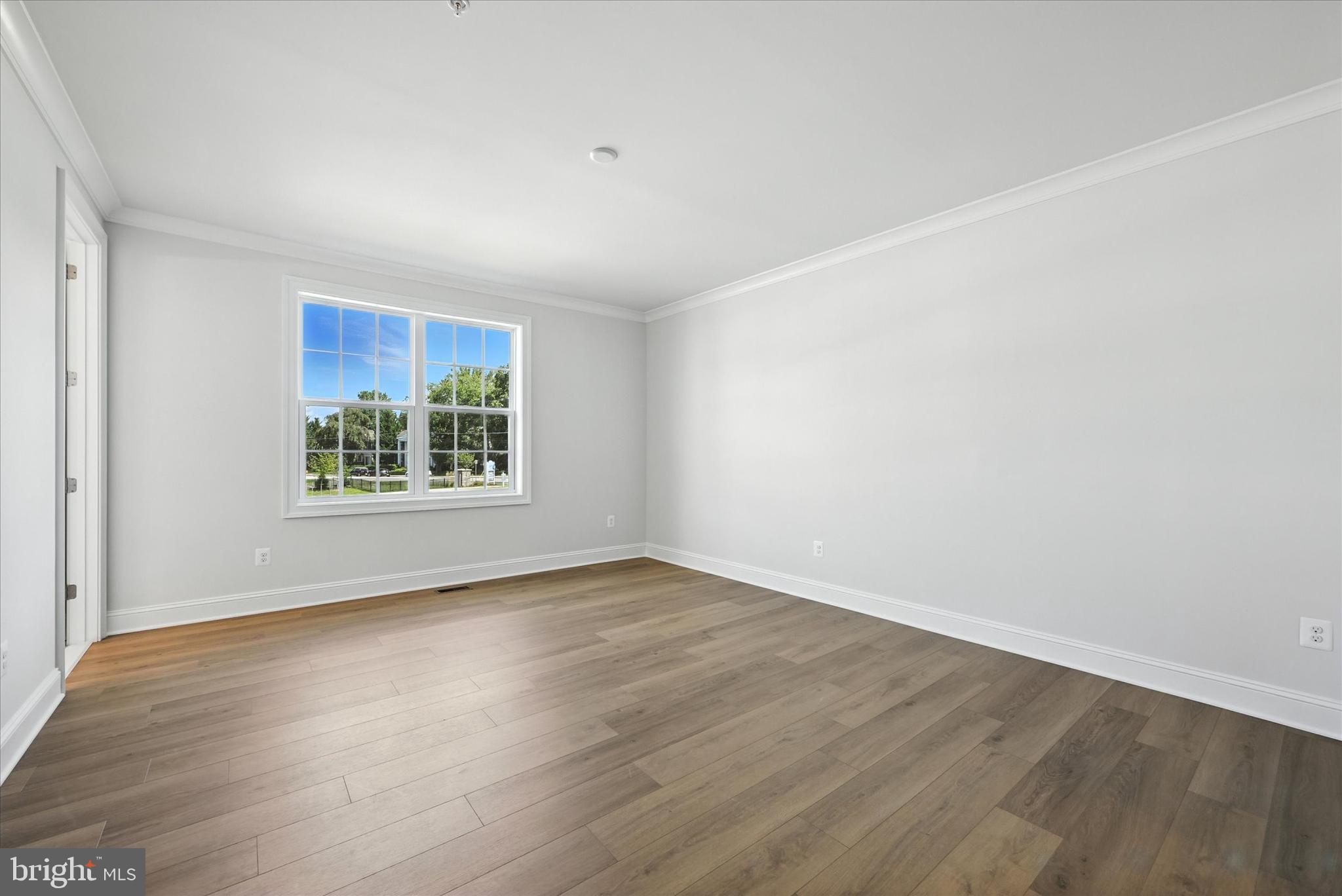 Real estate listing preview #24