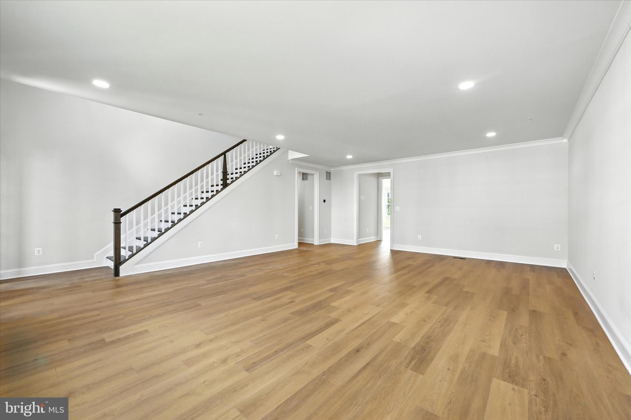 Real estate listing preview #6