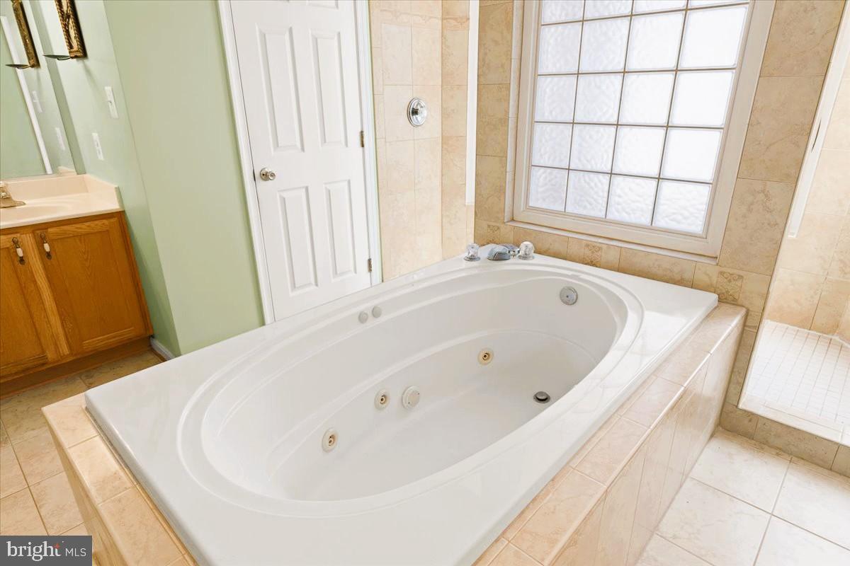 Real estate listing preview #24