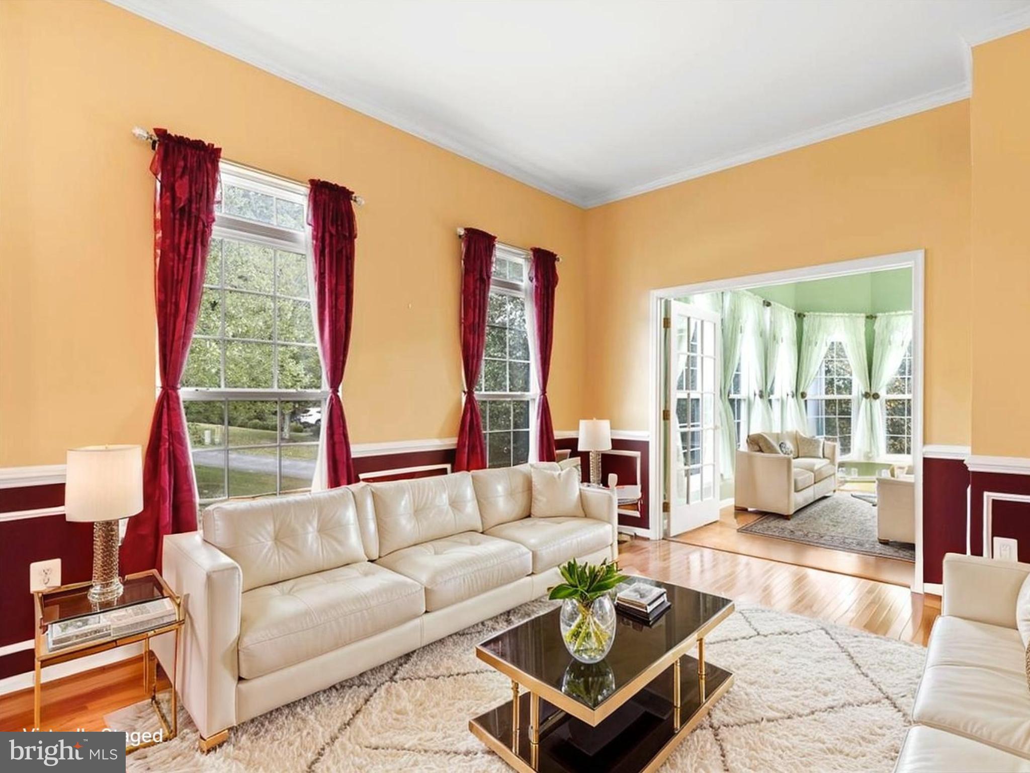 Real estate listing preview #6