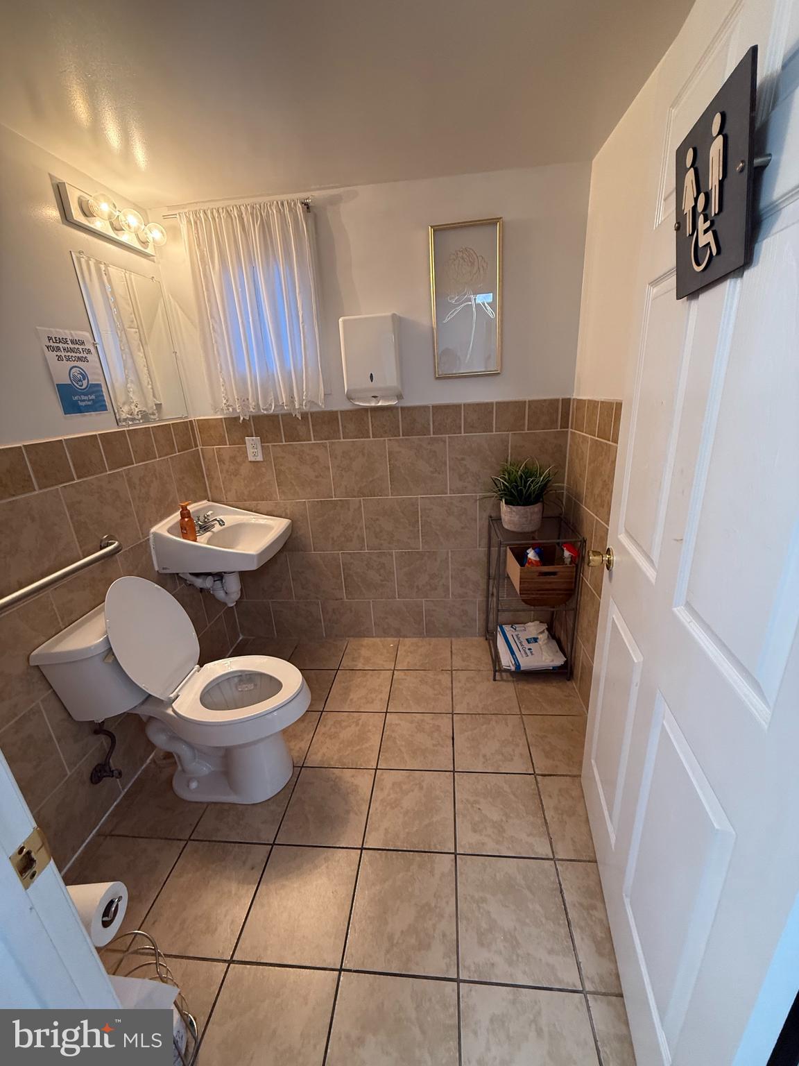 Real estate listing preview #8