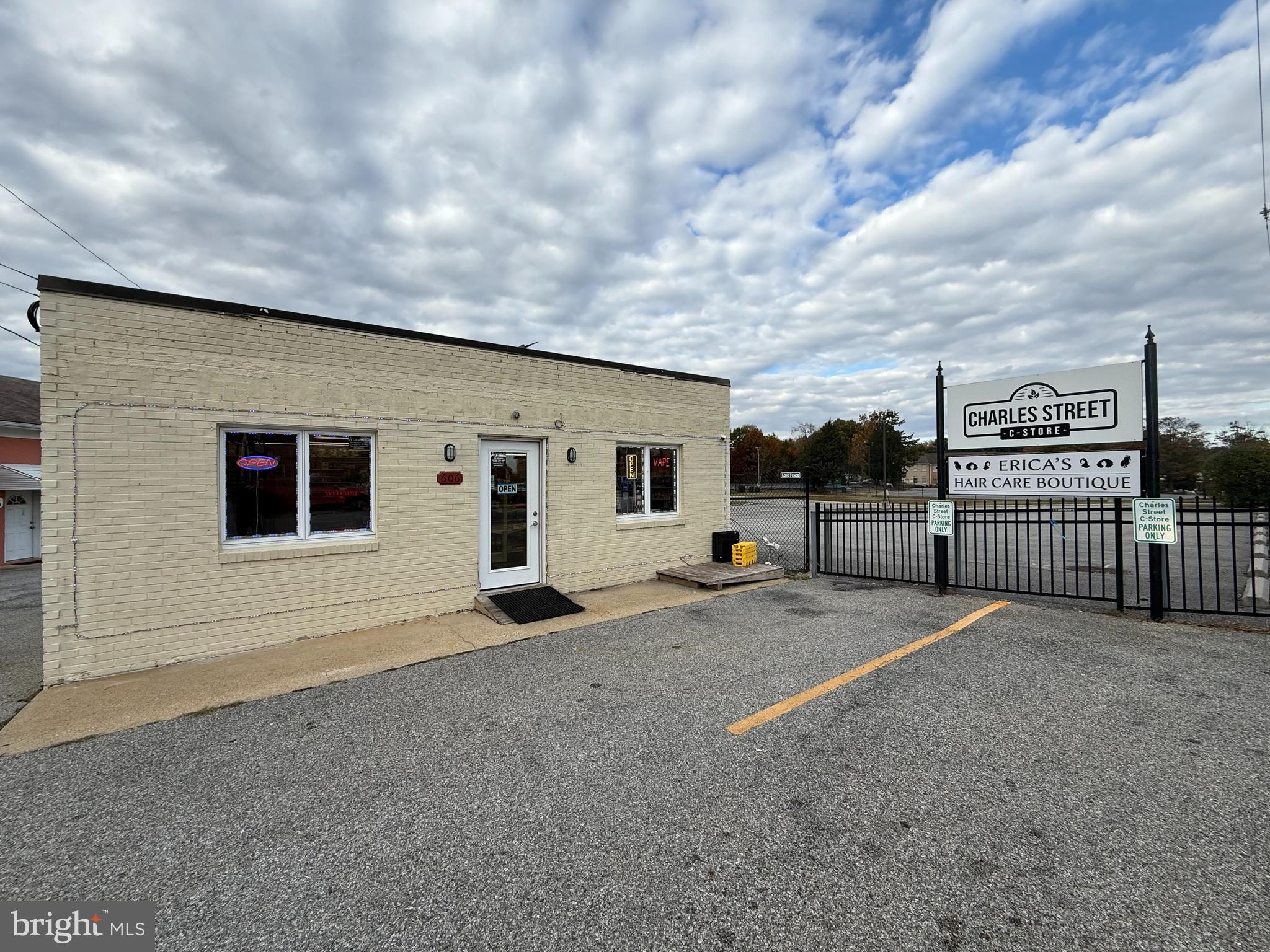 Real estate listing preview #2