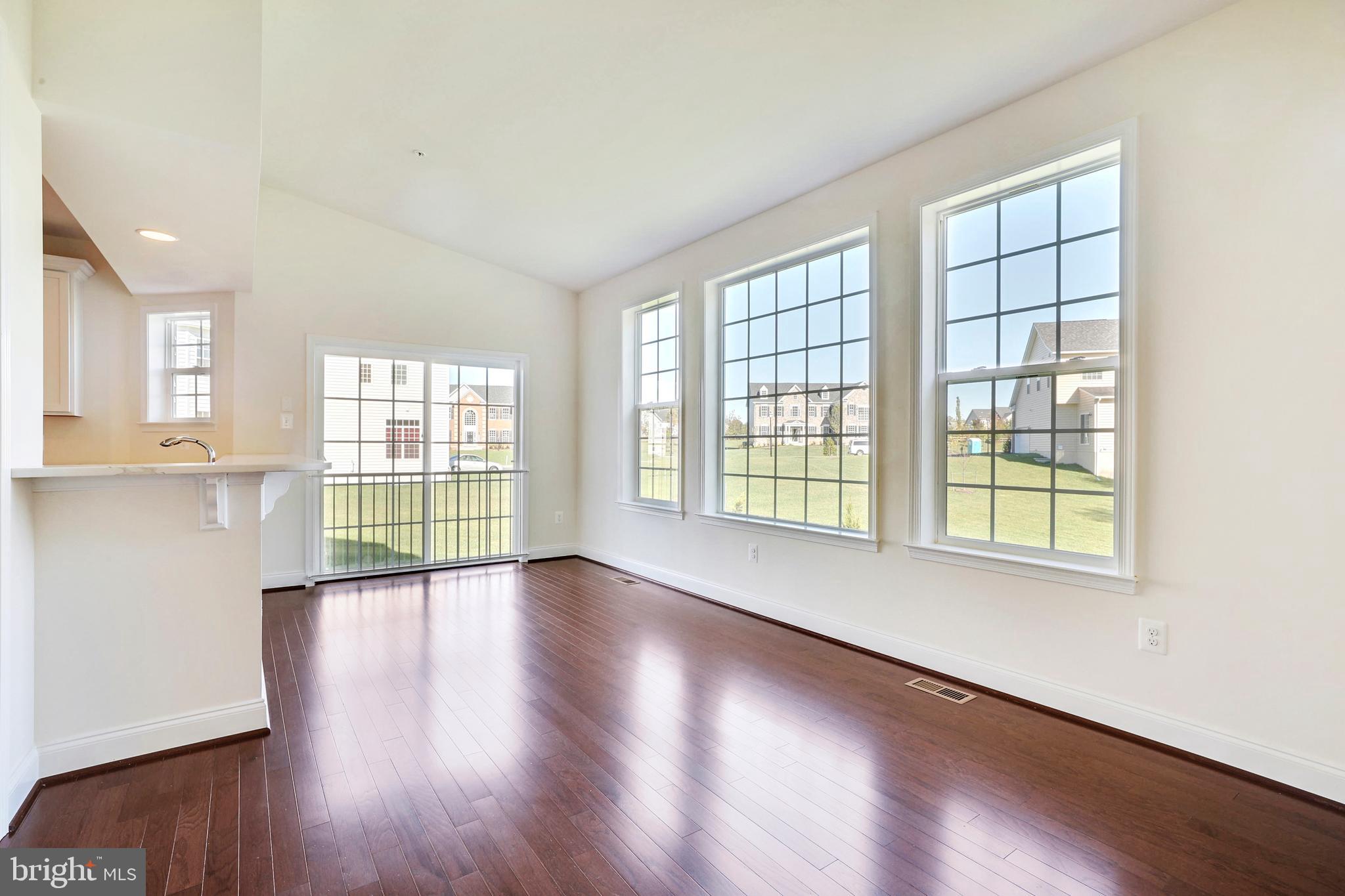 Real estate listing preview #3