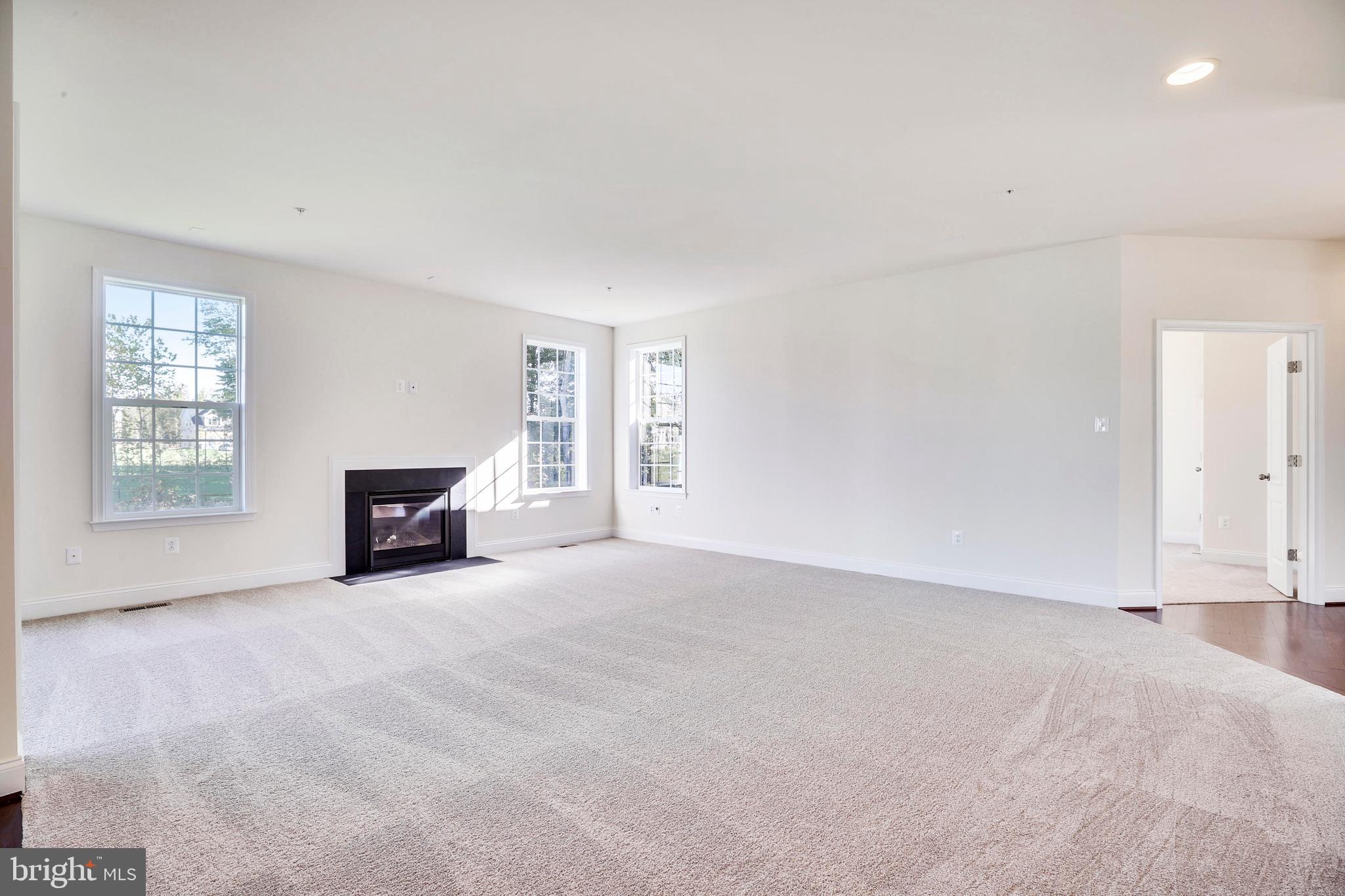 Real estate listing preview #8