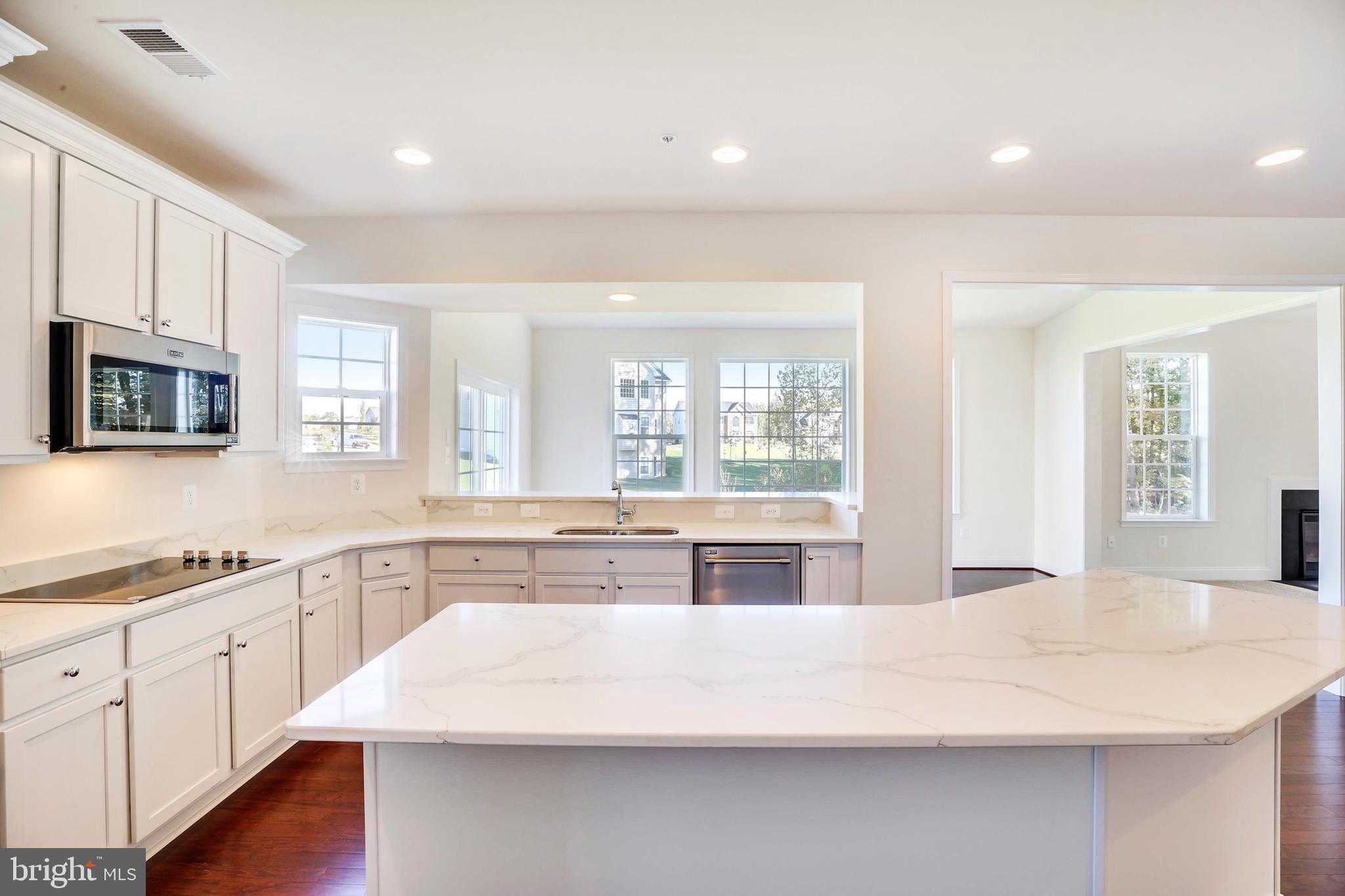 Real estate listing preview #14