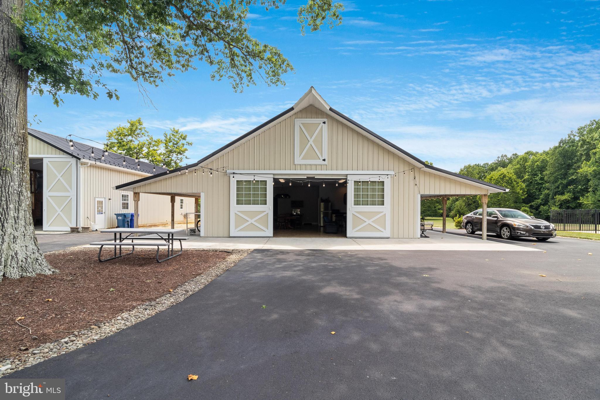 Real estate listing preview #3