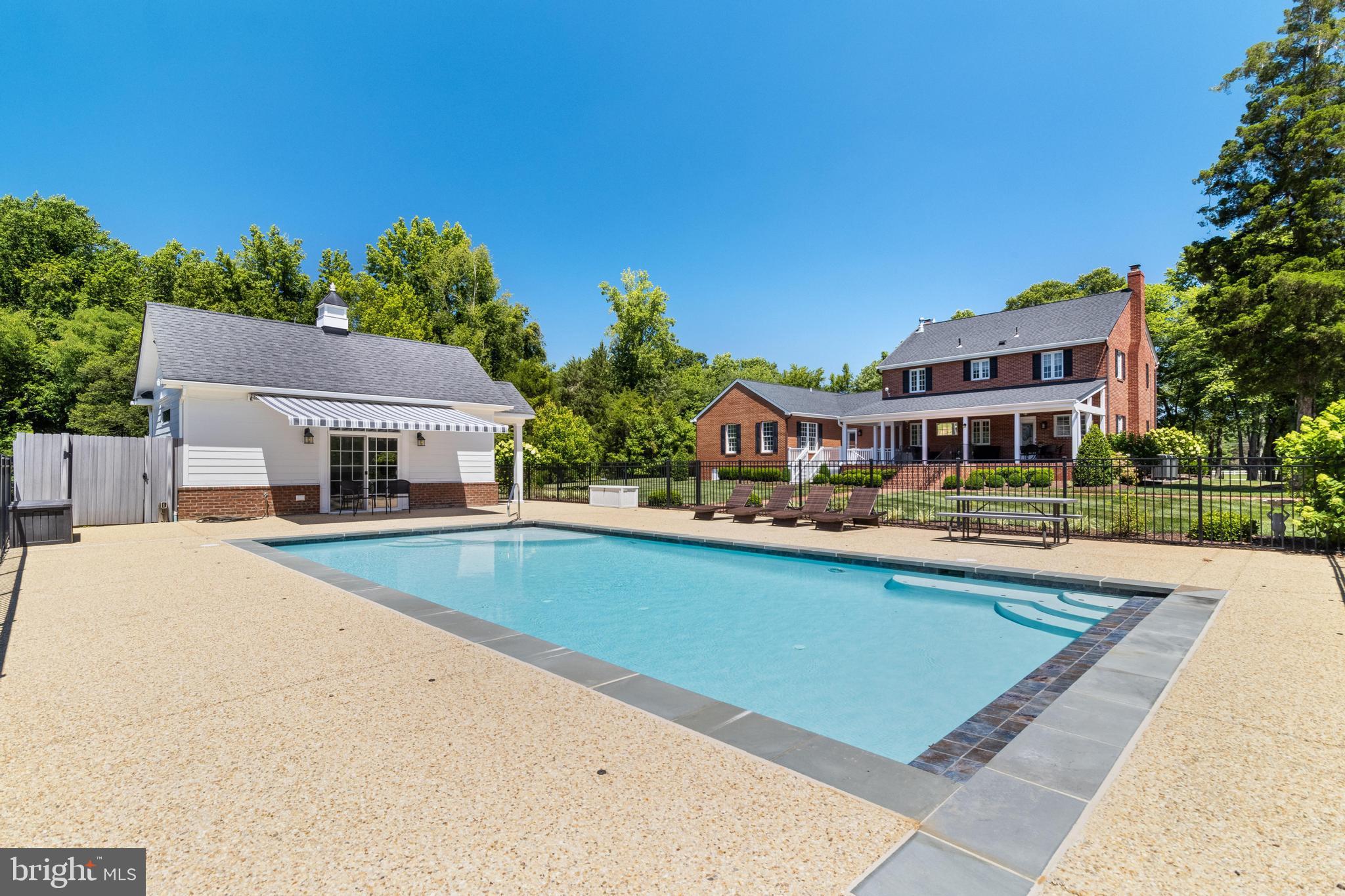 Real estate listing preview #10