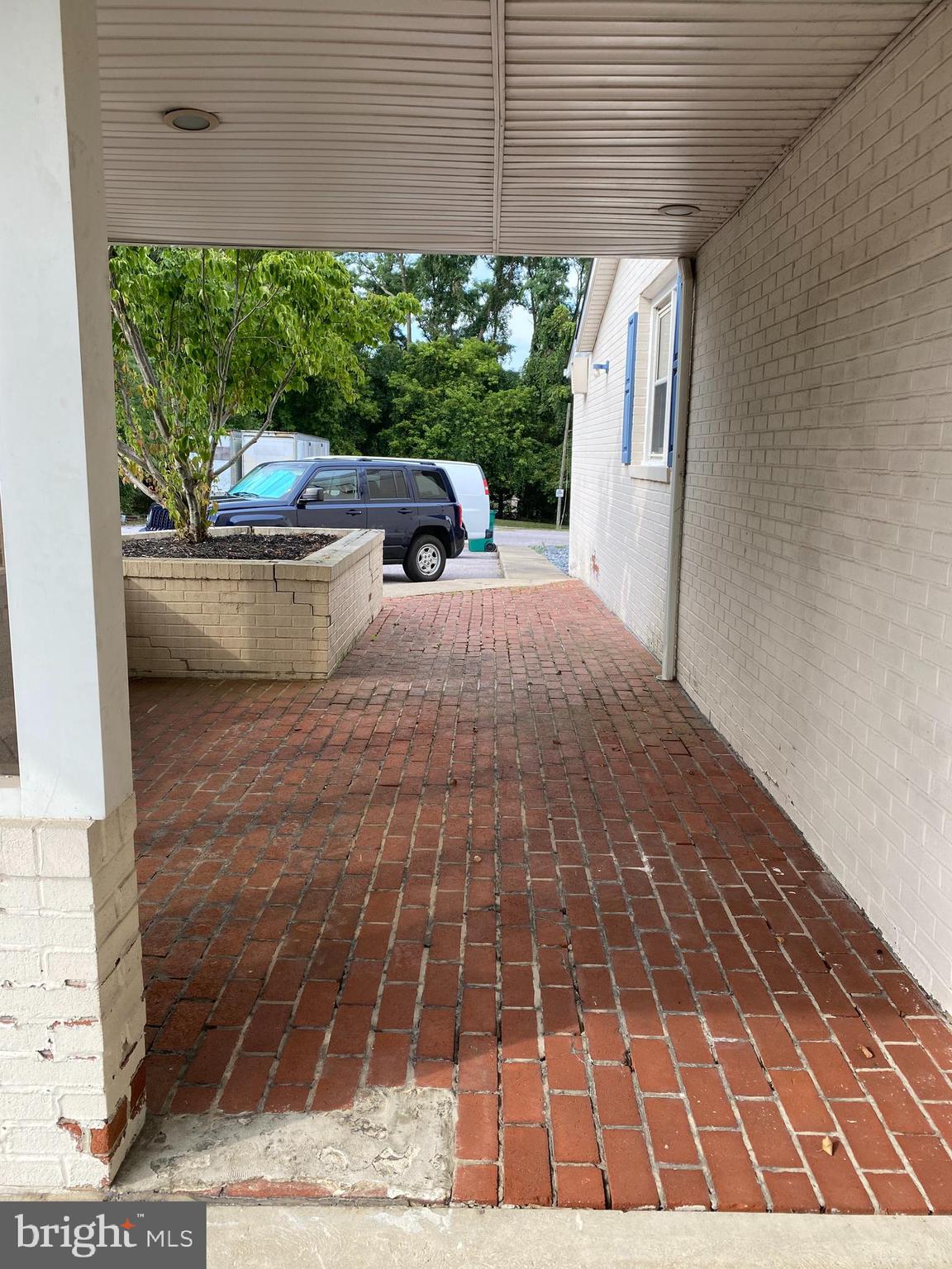 Real estate listing preview #6