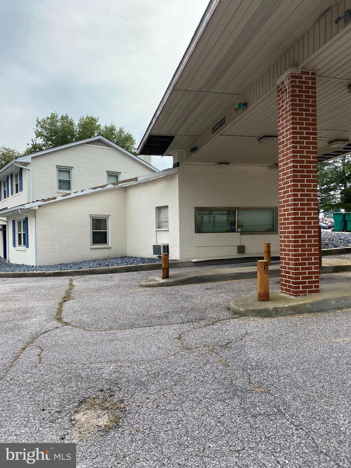 Real estate listing preview #5