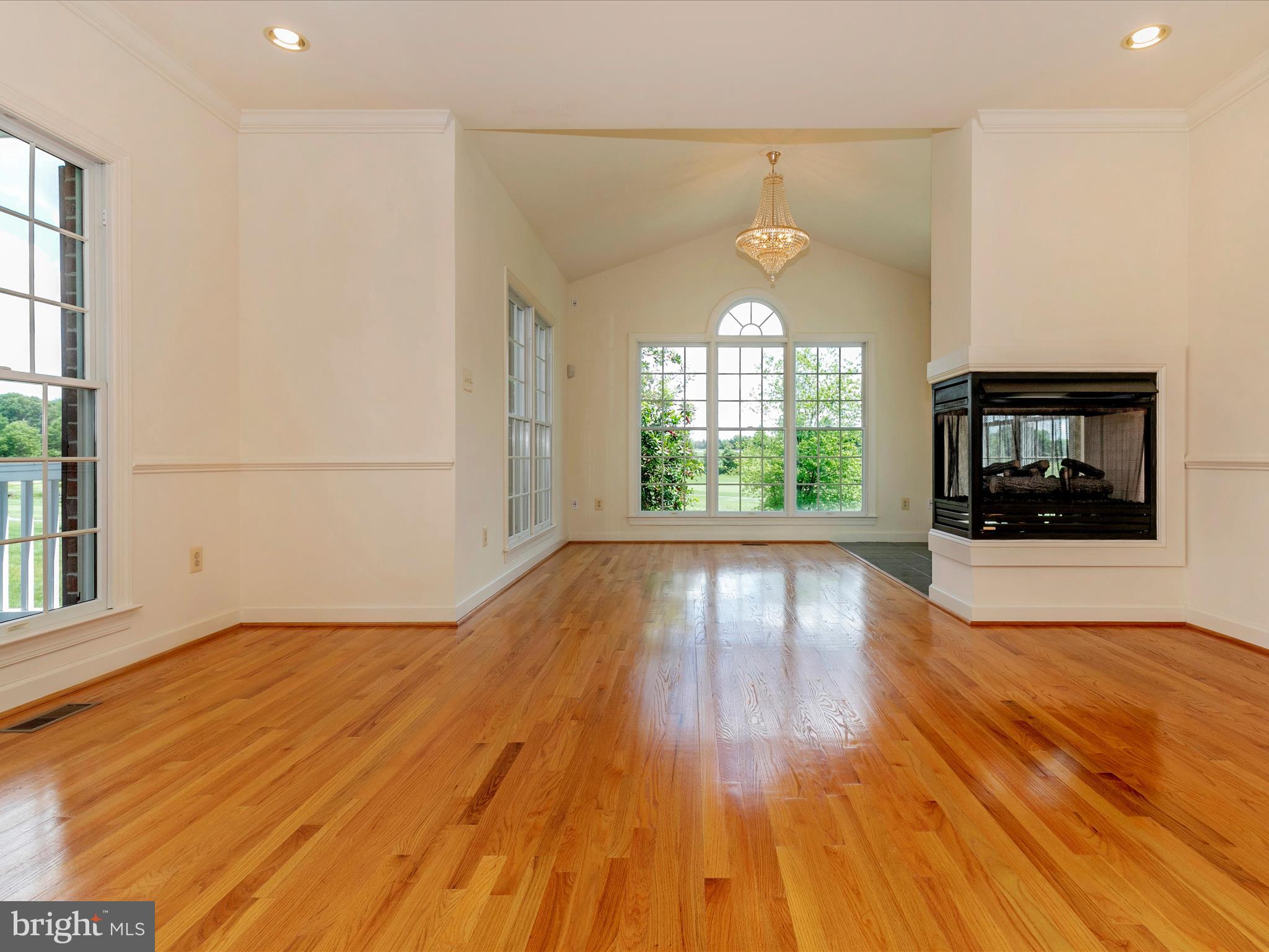 Real estate listing preview #11